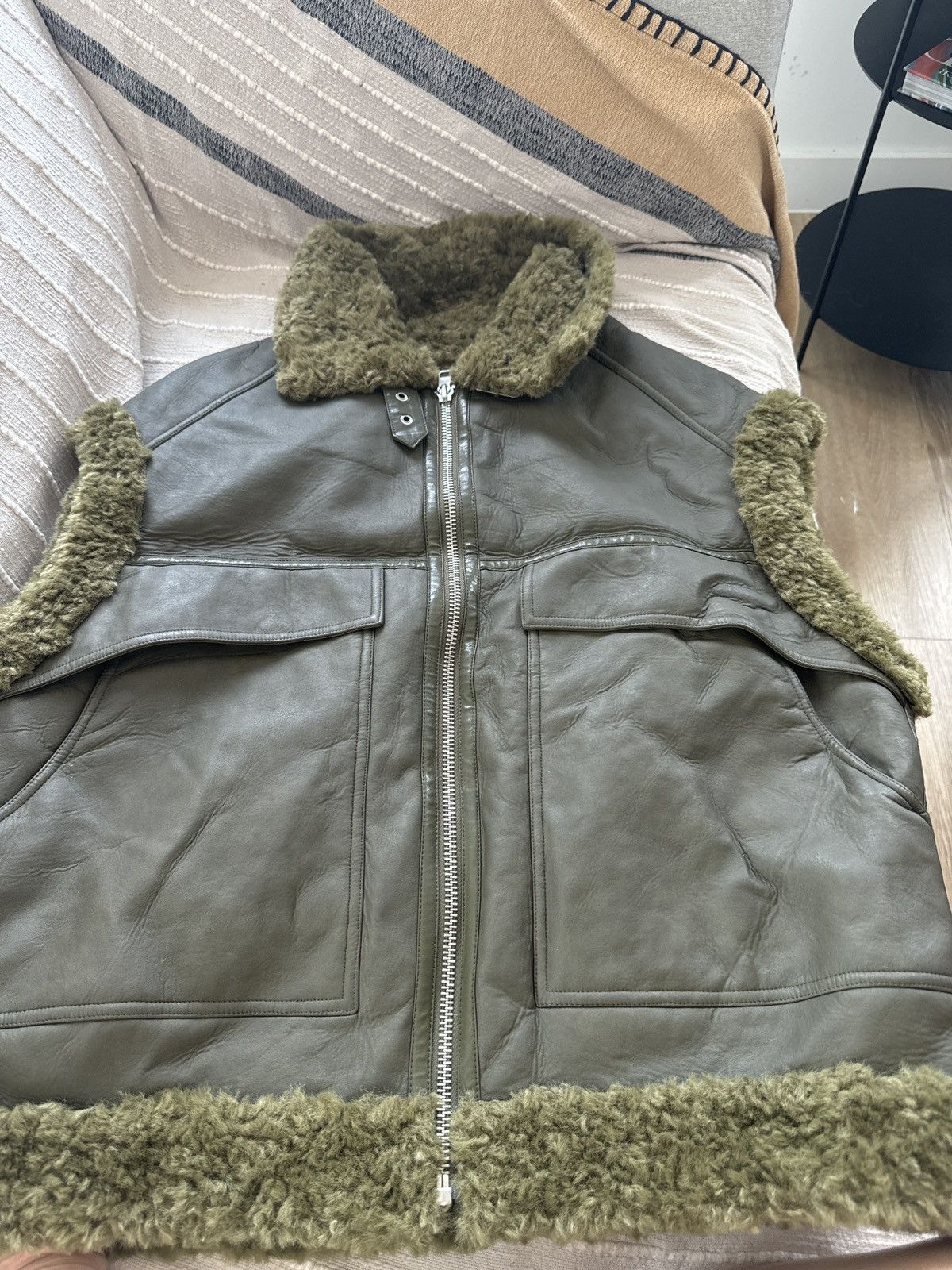 Designer Brand-new eco-friendly fur sample garment Size M / US 6-8 / IT 42-44 - 1 Thumbnail