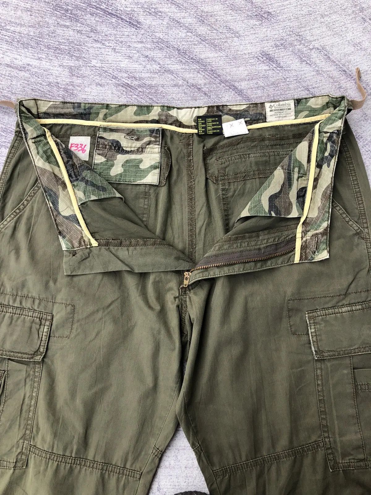 Japanese Brand Columbia Green Cargo Multi-Pocket Tectical Pants Size US 33 - 10 Thumbnail