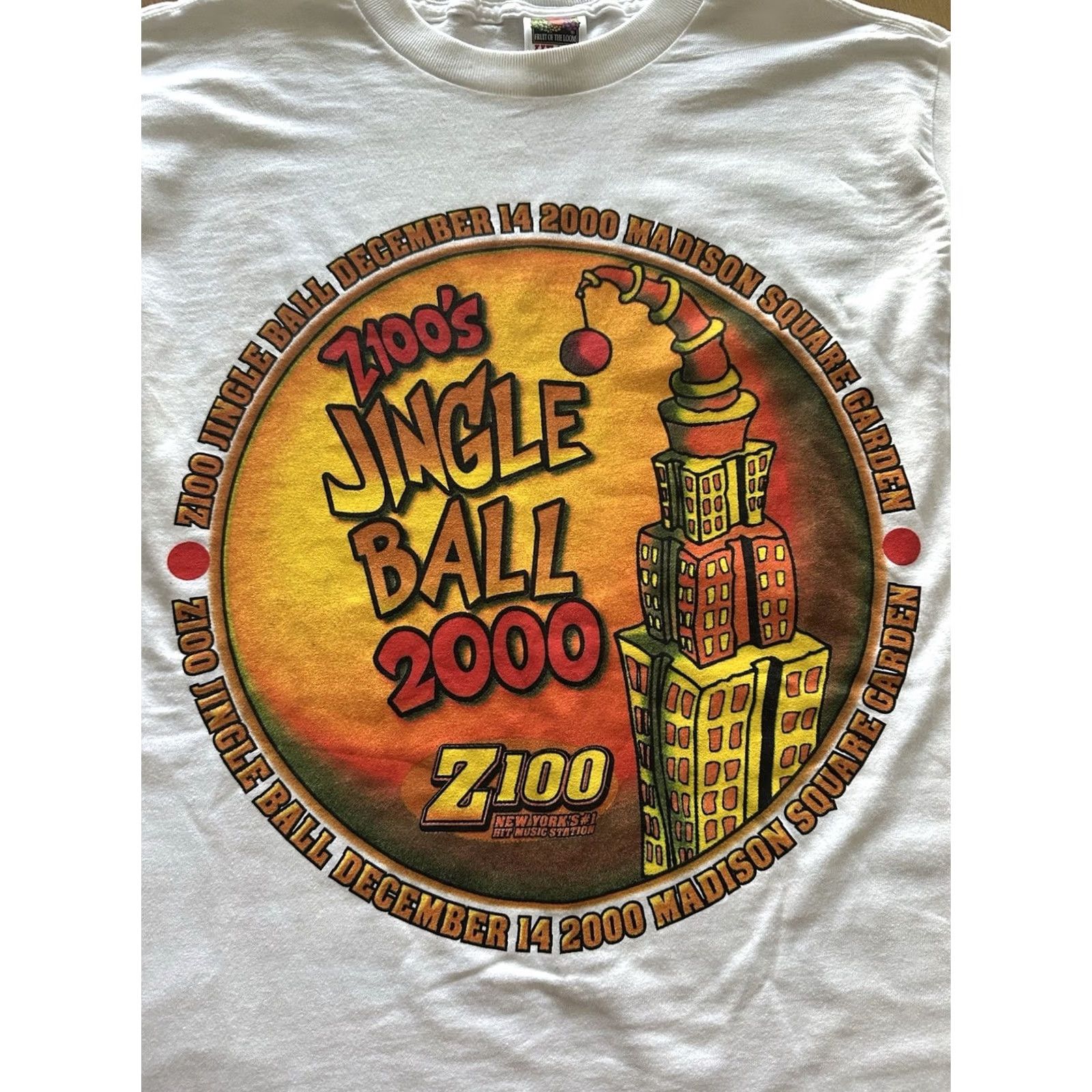 Gildan VINTAGE Z100 Jingle Ball Tee Madison Square Garden Longsleeve NYC Gildan M NWOT Size US M / EU 48-50 / 2 - 3 Thumbnail