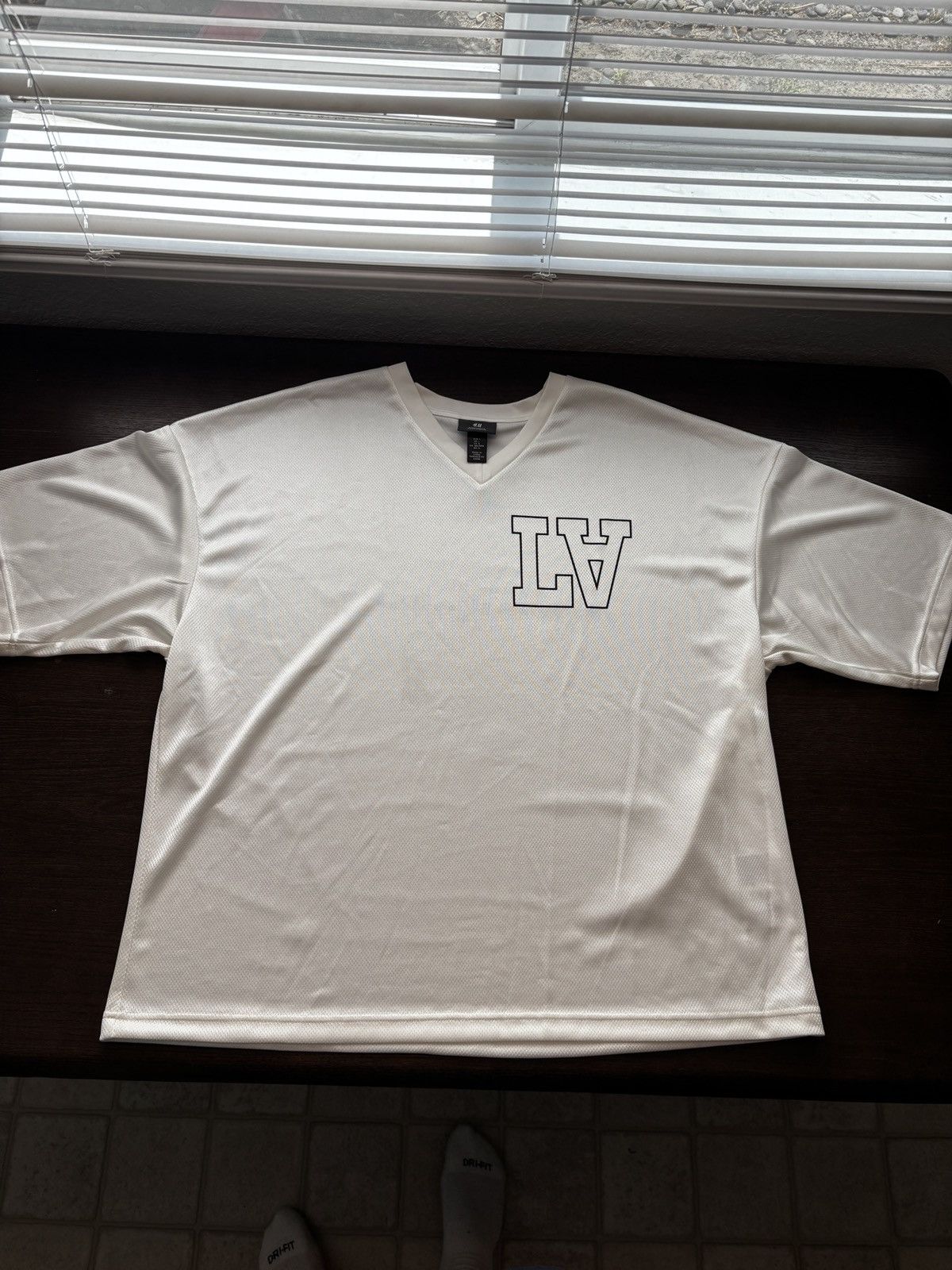 H&M LA JERSEY SHORT SLEEVE Size US L / EU 52-54 / 3 - 1 Thumbnail