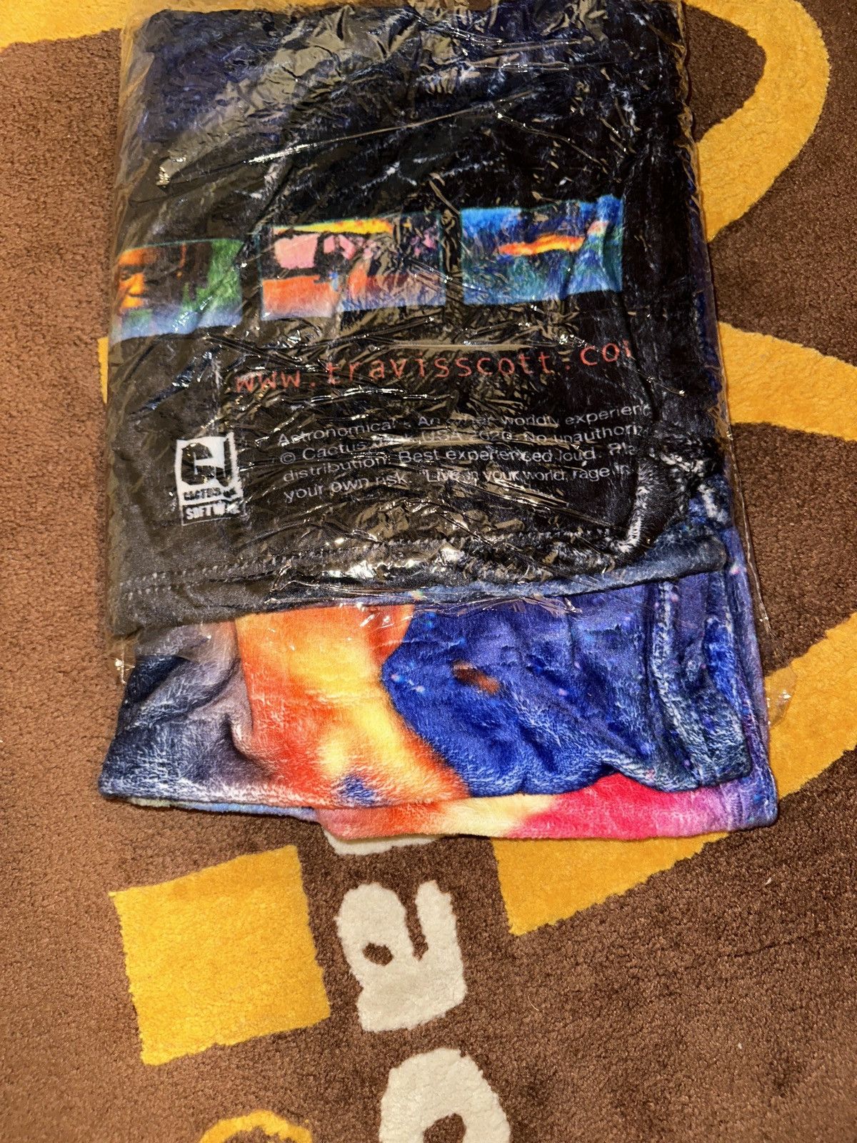 Travis Scott Travis Scott Cactus Jack FORTNITE WORLD PLUSH BLANKET 50x60 Size ONE SIZE - 3 Thumbnail