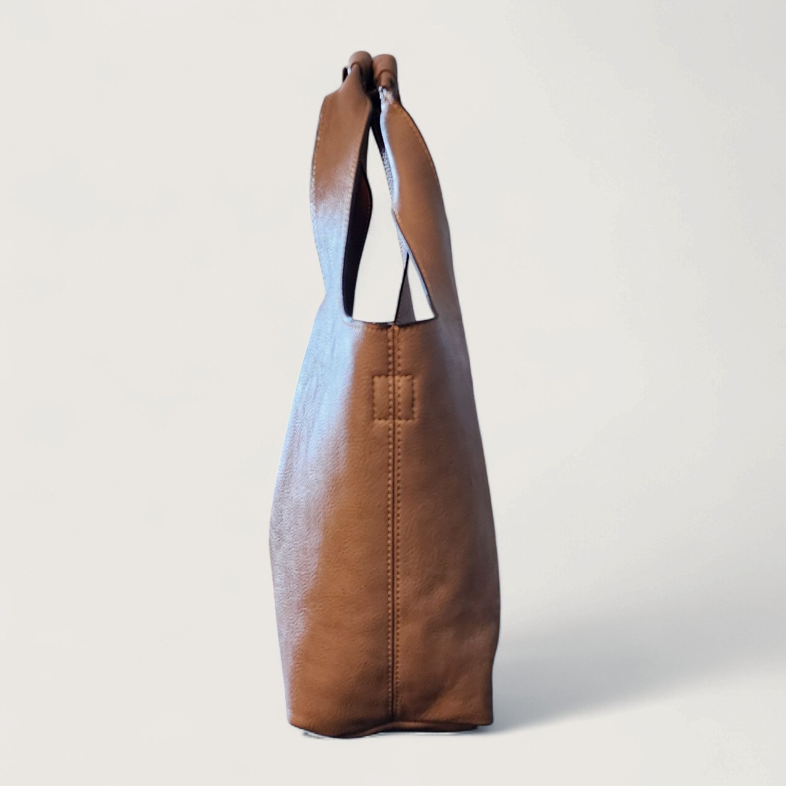 Other Unbranded taupe large leather shoulder bag. Size ONE SIZE - 6 Thumbnail