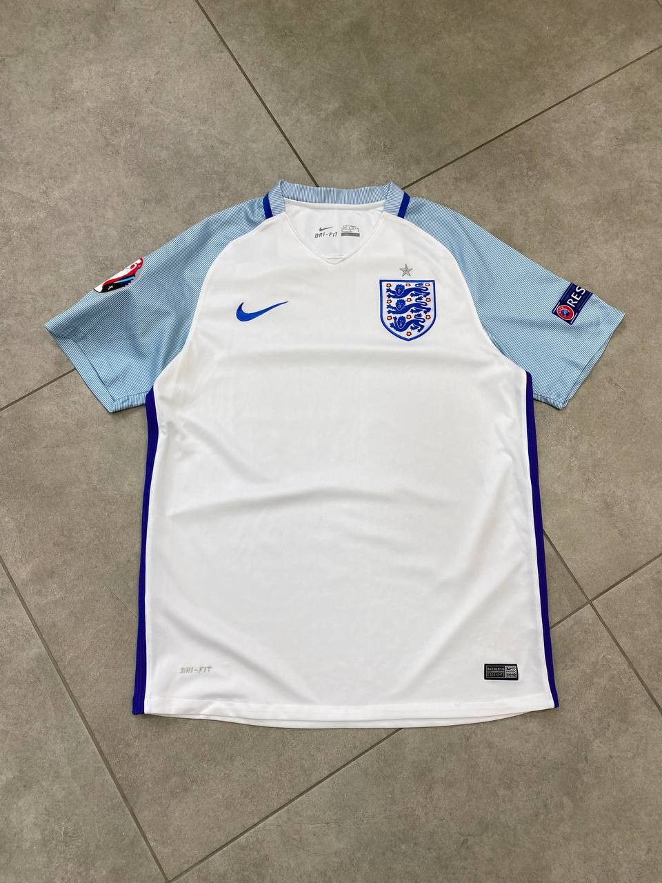 Nike Nike England National Team EURO 2016 Home Football Jersey Size US M / EU 48-50 / 2 - 1 Thumbnail