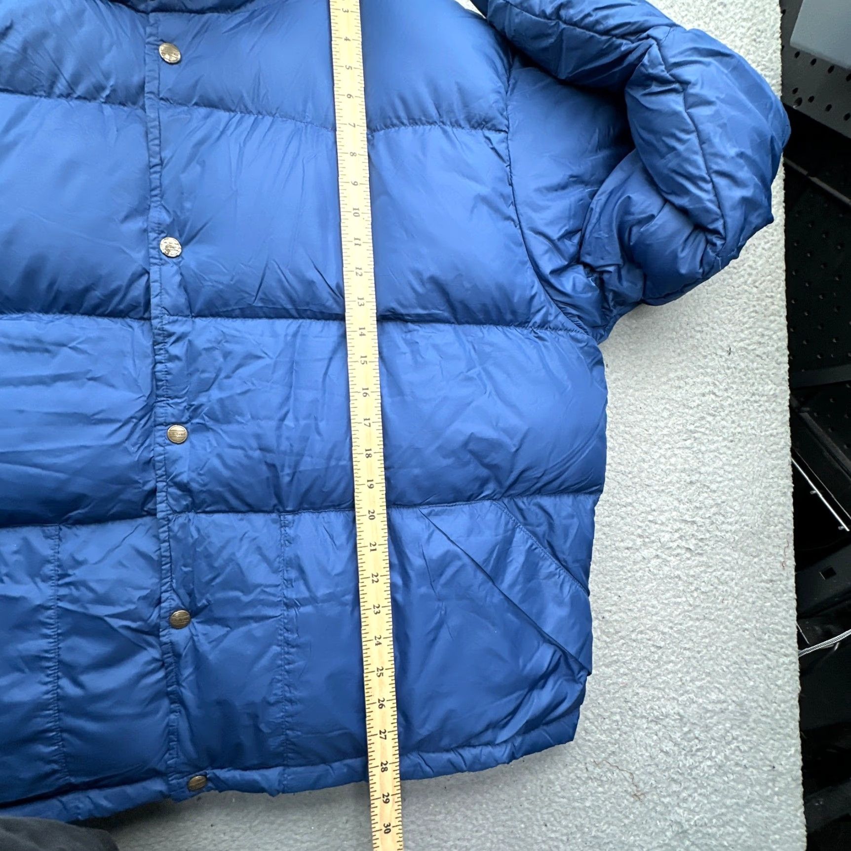Vintage VINTAGE LL Bean Goose Down Puffer Jacket Men 2XL Blue Quilted Snap Button Regular Fit 90s Season: Fall Winter Spring Woman/Boy? Size US XXL / EU 58 / 5 - 3 Thumbnail