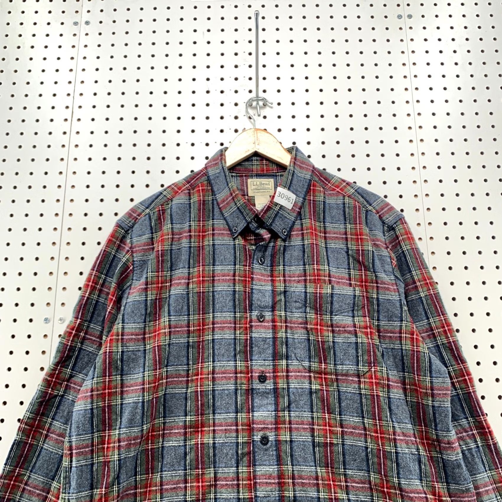 Vintage VINTAGE LL Bean Button-Down Pocket Flannel Shirt Mens Large Gray Red Plaid 25X30.5 Size US L / EU 52-54 / 3 - 5 Thumbnail