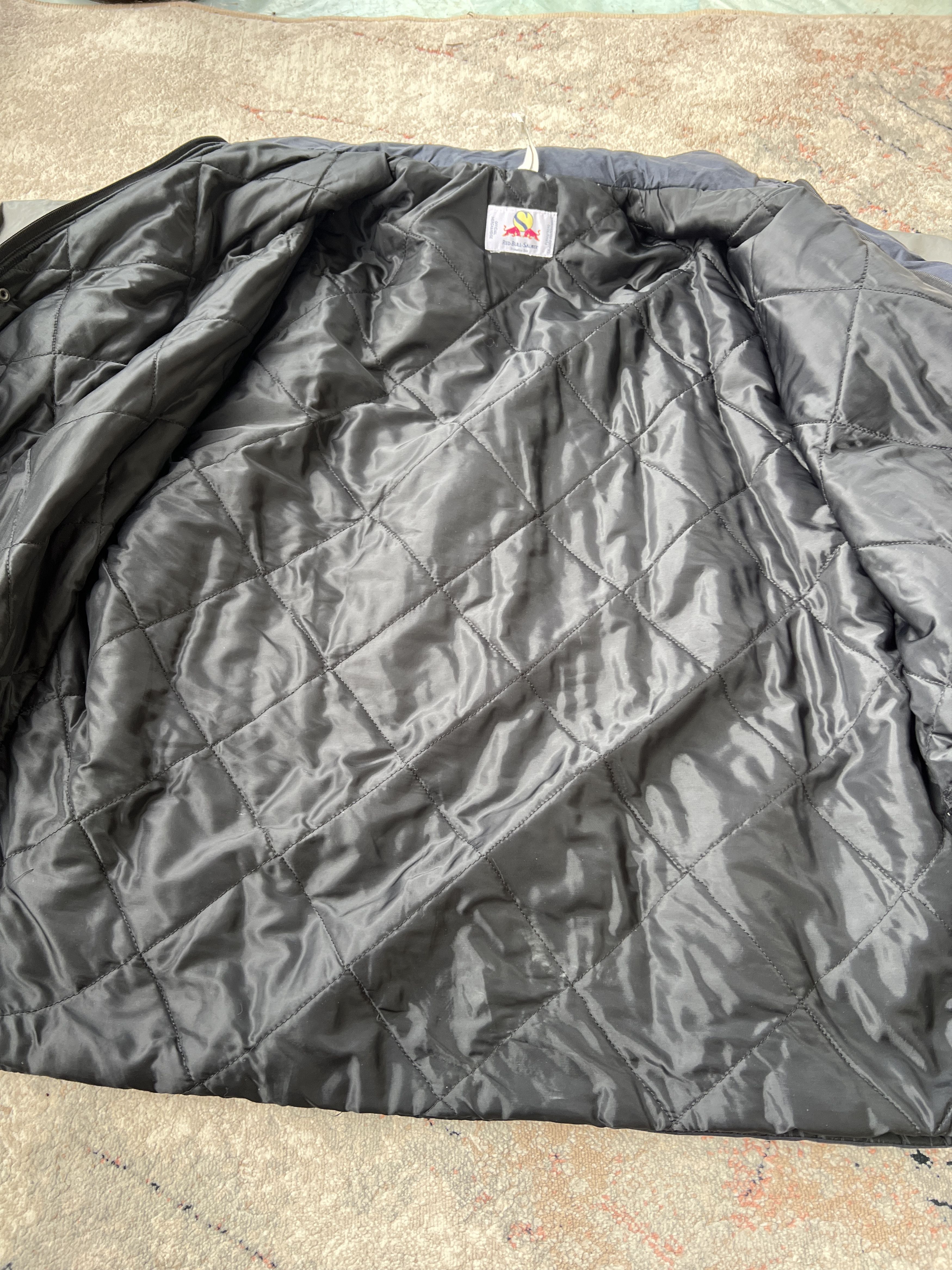 Formula 1 Red Bull Sauber Formula One With Signature Vintage Jacket Size US XL / EU 56 / 4 - 7 Thumbnail