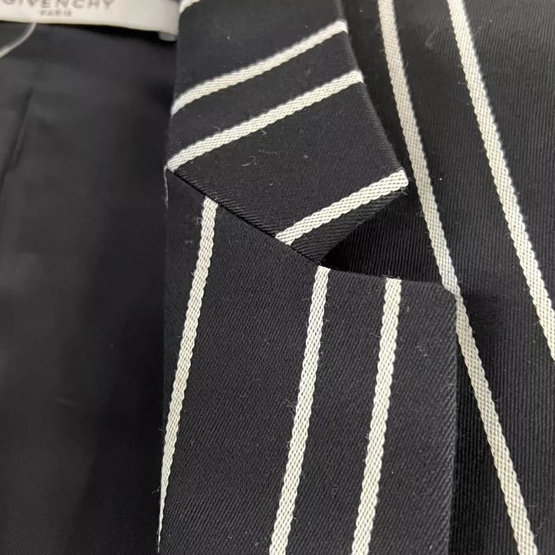 Givenchy Givenchy Women's XS wool suit jacket Size XS / US 0-2 / IT 36-38 - 4 Thumbnail
