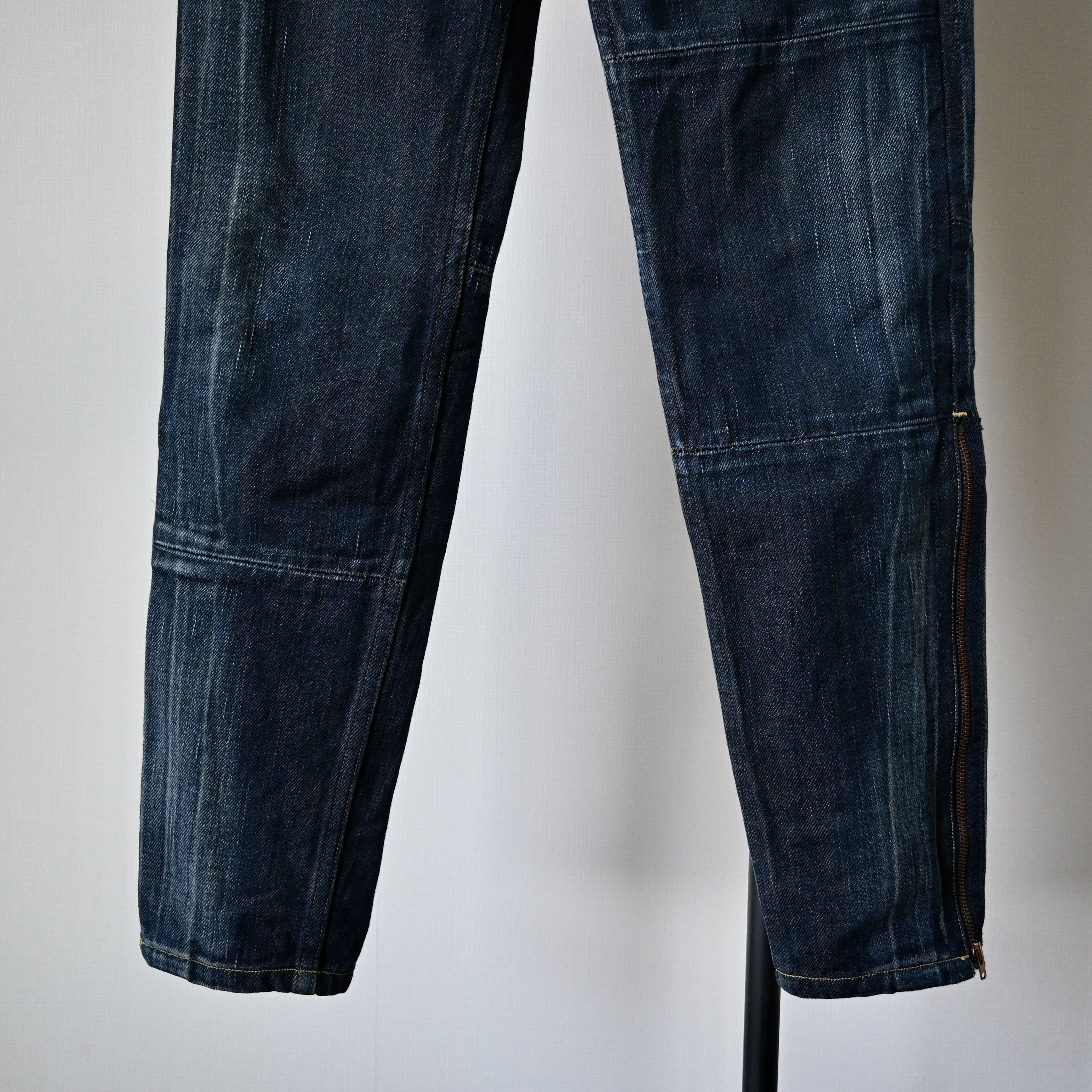 Levi's VTG, 2004 Levi's RED patchwork slim jeans, zippered leg Size 29" - 8 Thumbnail