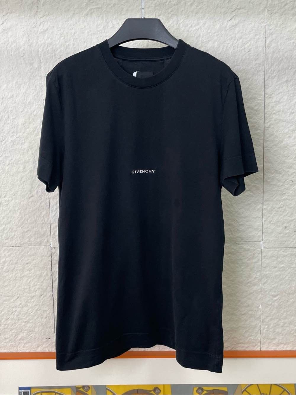 Givenchy Givenchy x Disney Dalmatian Print T-Shirt Size S Size US S / EU 44-46 / 1 - 1 Thumbnail