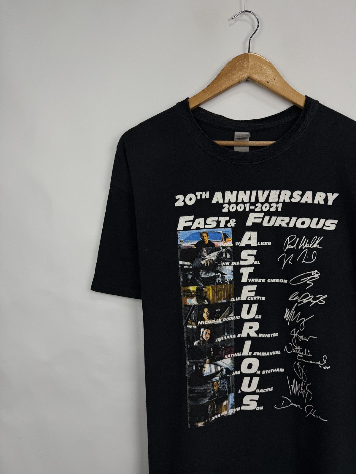 Gildan 🇺🇸 Vtg Fast Furious Vin Diesel Paul Walker T-Shirt 2001-2021 Size US XL / EU 56 / 4 - 3 Thumbnail