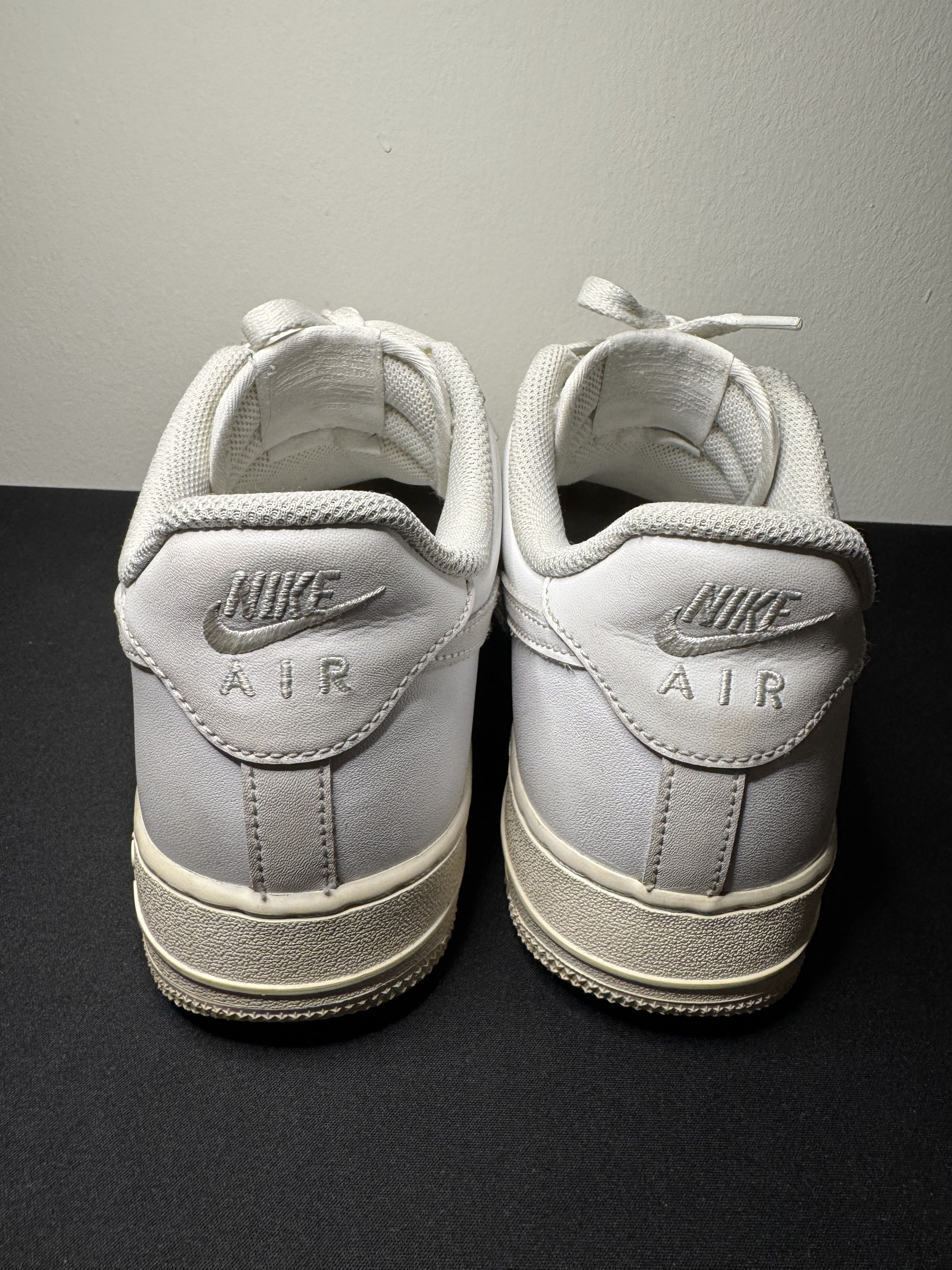 Nike Nike Air Force 1 Size US 10 / EU 43 - 2 Thumbnail
