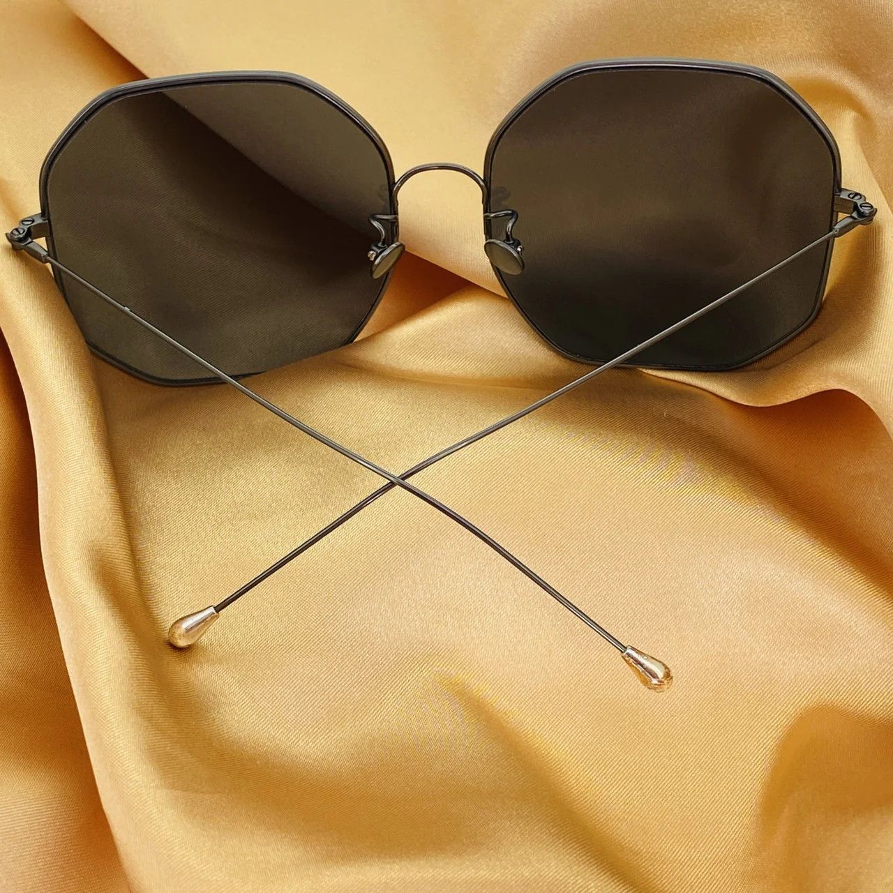 Ann Demeulemeester Ann Demeulemeester Sunglasses Oversized Gun Metal and Grey Size ONE SIZE - 4 Thumbnail