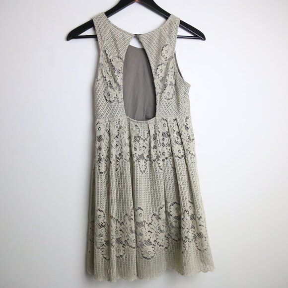 Free People Free People Rocco Stone Floral Lace Overlay Keyhole Dress Size XS / US 0-2 / IT 36-38 - 7 Thumbnail