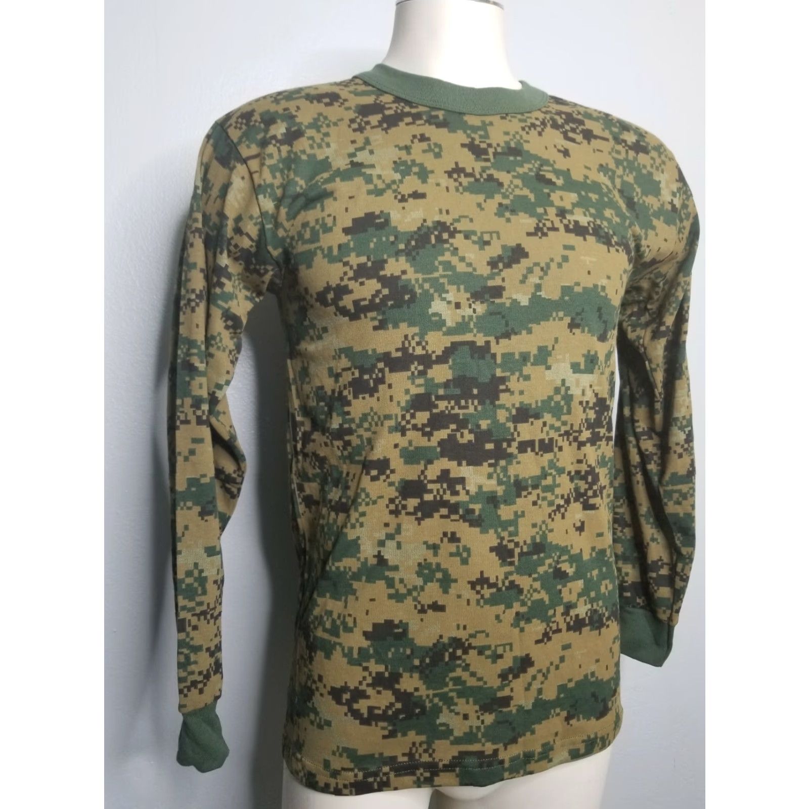 Vintage VINTAGE Tee Swing CAMO Long Sleeve T Shirt Mens S Camouflage Army Green 90s Mens Shirt Size US S / EU 44-46 / 1 - 2 Thumbnail