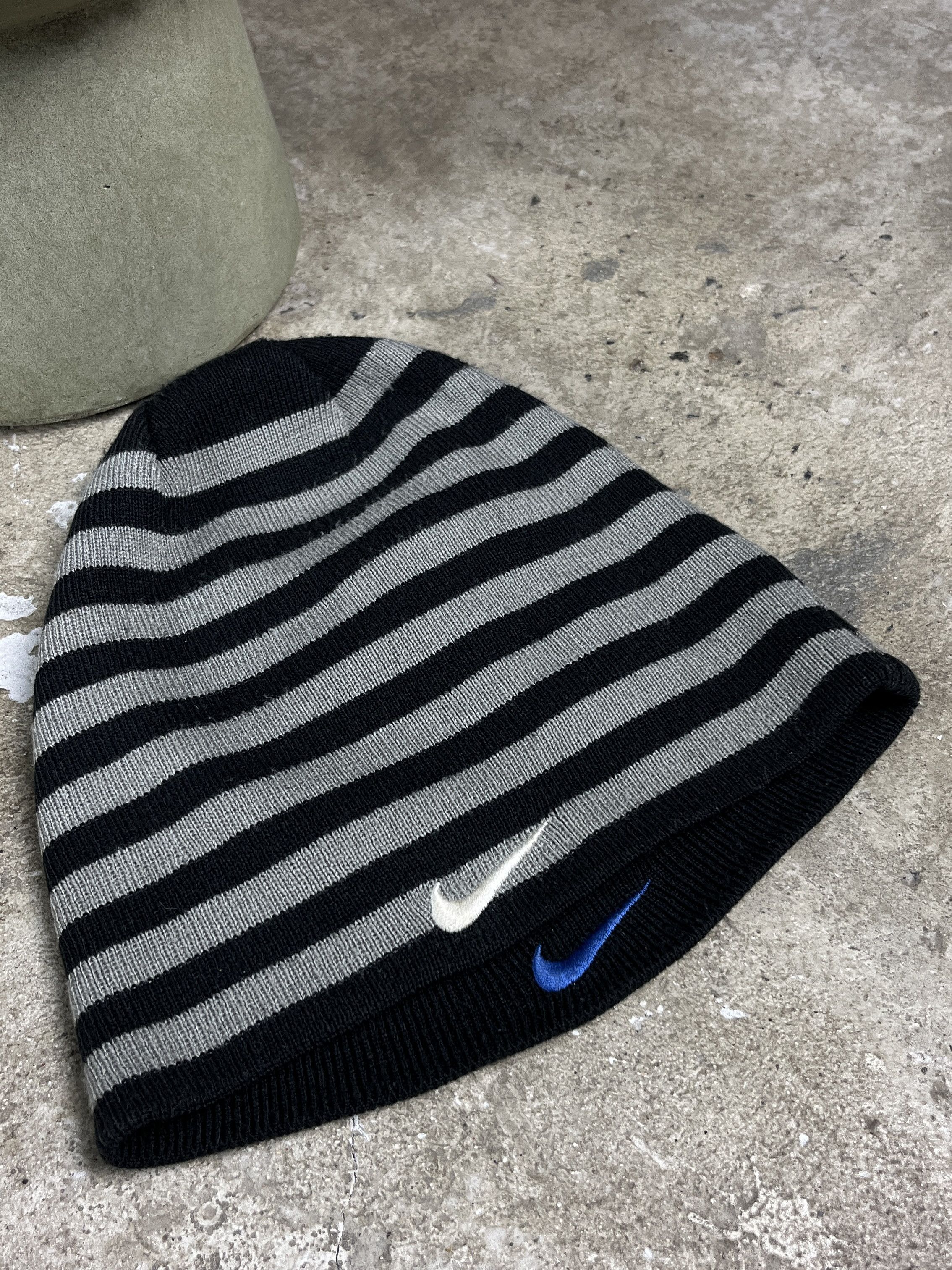 Vintage 2000s NIKE STRIPED REVERSIBLE SWOOSH BEANIE - № 4502 Size ONE SIZE - 5 Thumbnail