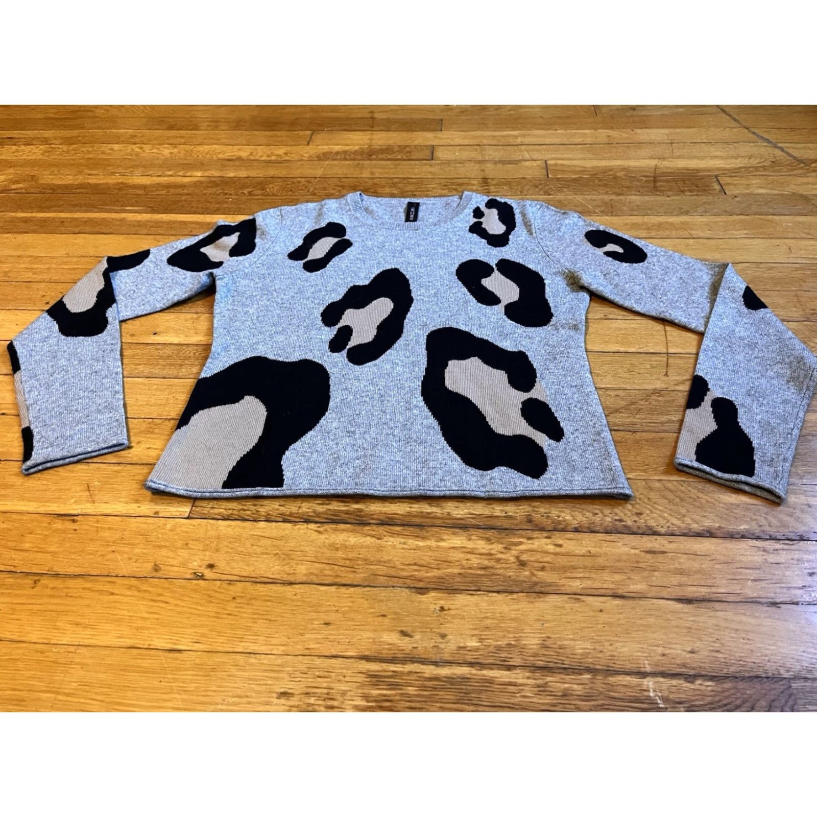 Vintage MarcCain Animal Print Spot Sweater Women’s 8 Cashmere Silk Crew Neck Long Sleeve Gray 36” Chest 21” Shoulder to Hem Women Mens? Size M / US 6-8 / IT 42-44 - 2 Thumbnail