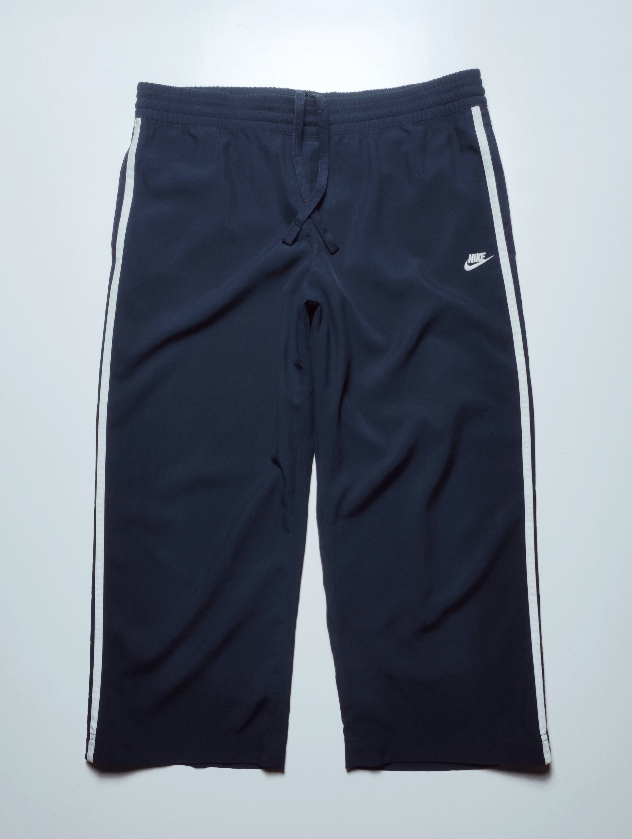 Nike Vintage Nike Woven Training 3/4 Short Pants Size US 32 / EU 48 - 2 Thumbnail