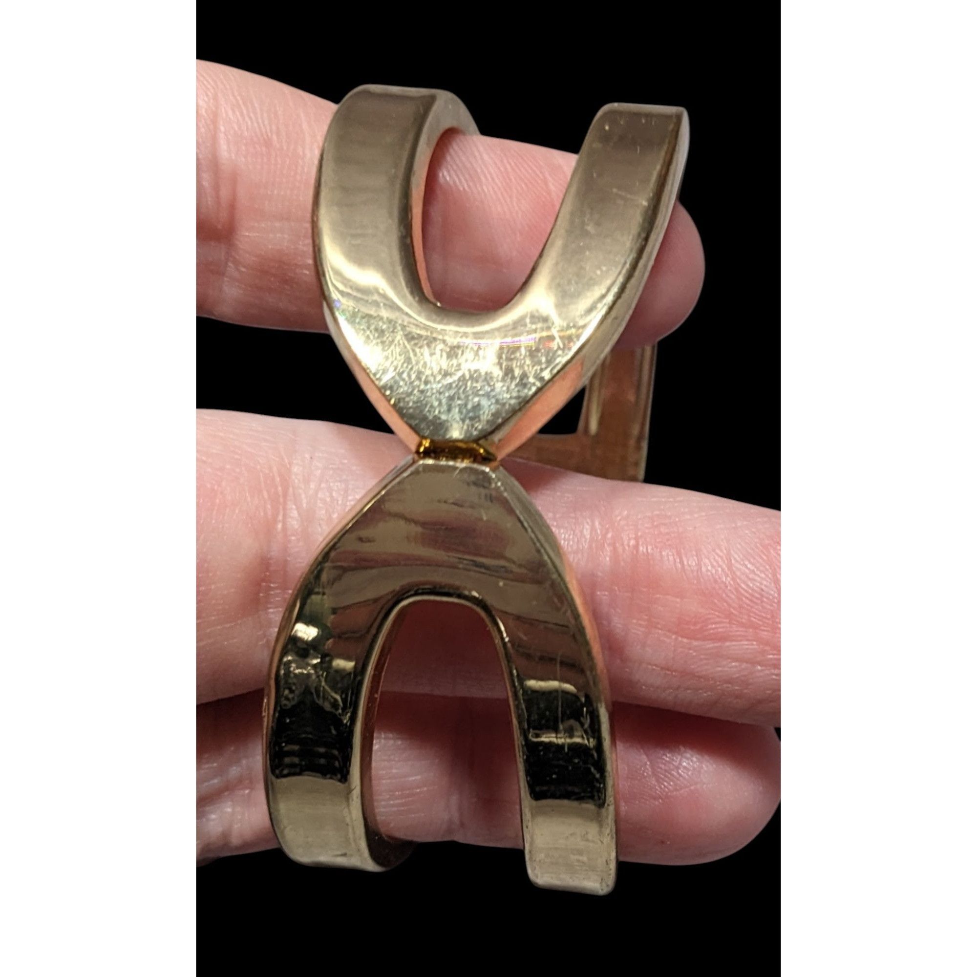 Other Gold-Tone Hinged Bangle Bracelet With Openwork Design Size ONE SIZE - 4 Thumbnail