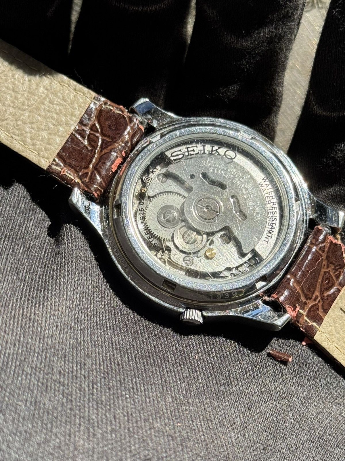 Seiko Seiko 5 Japan Made Automatic 21 Jewels SNKE01J1 Size 36 - 15 Thumbnail