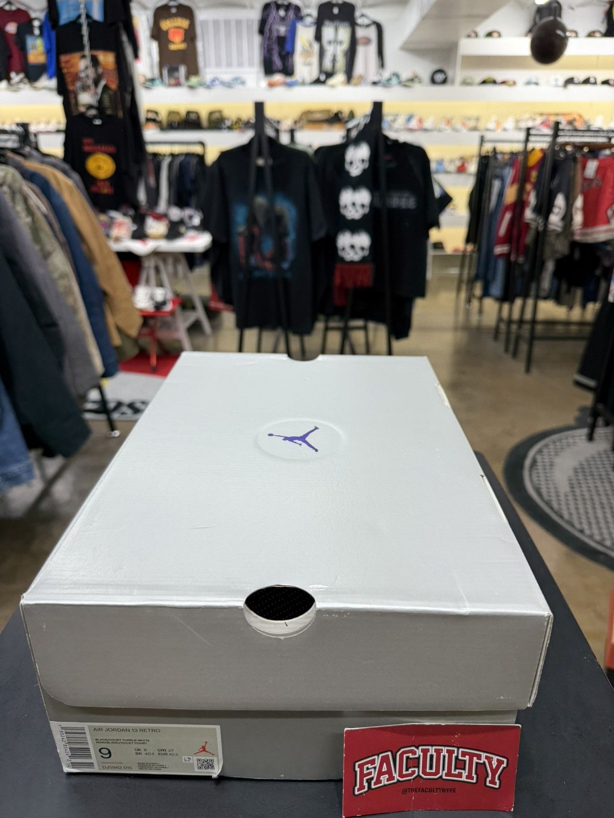 Jordan Brand Air Jordan 13 Court Purple Size 9 (2022) Size US 9 / EU 42 - 13 Thumbnail