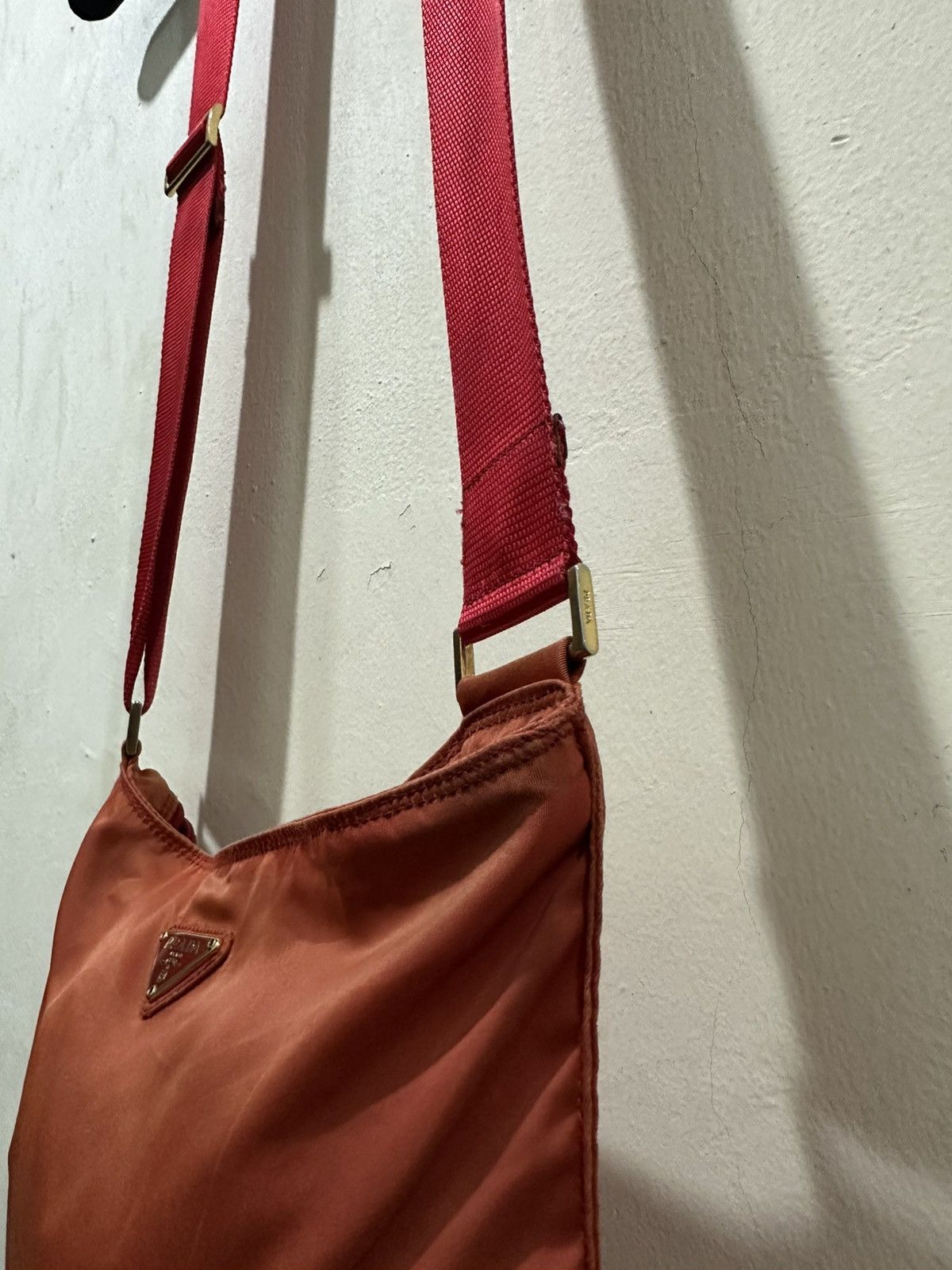 Prada VTG Prada Nylon Crossbody Bag Size ONE SIZE - 5 Thumbnail