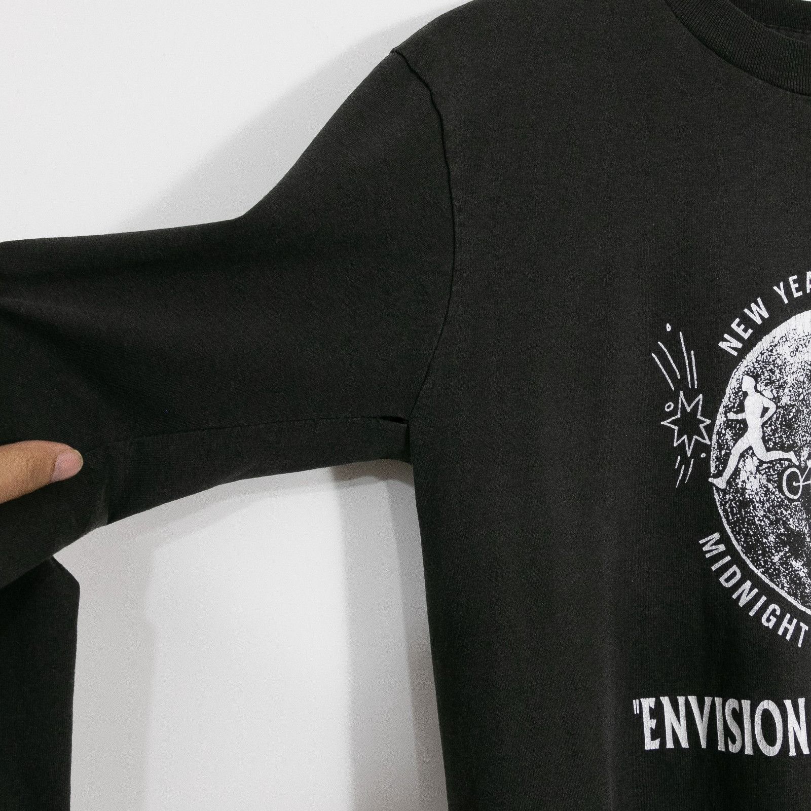 Vintage Vintage 90s New Years Run T Shirt Mens Medium Single Stitch Size US M / EU 48-50 / 2 - 6 Thumbnail