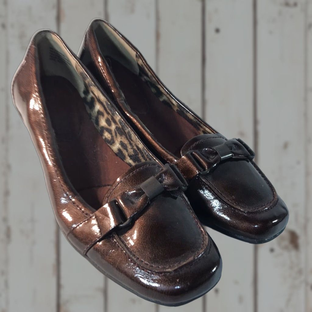Vintage VINTAGE Mootsies Tootsies Loafers Women’s Size 8M Brown Shiny Leather Casual Dress Flats Size US 8 / IT 38 - 1 Thumbnail