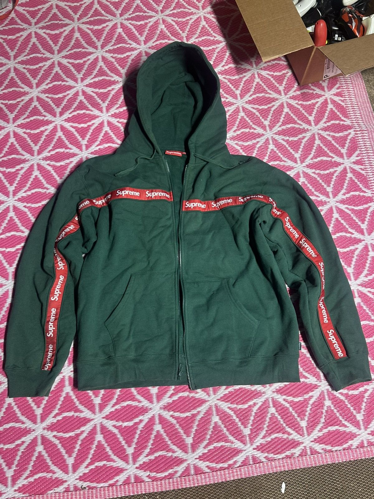 Independent Truck Co. × Supreme Supreme x Independent Green Zip