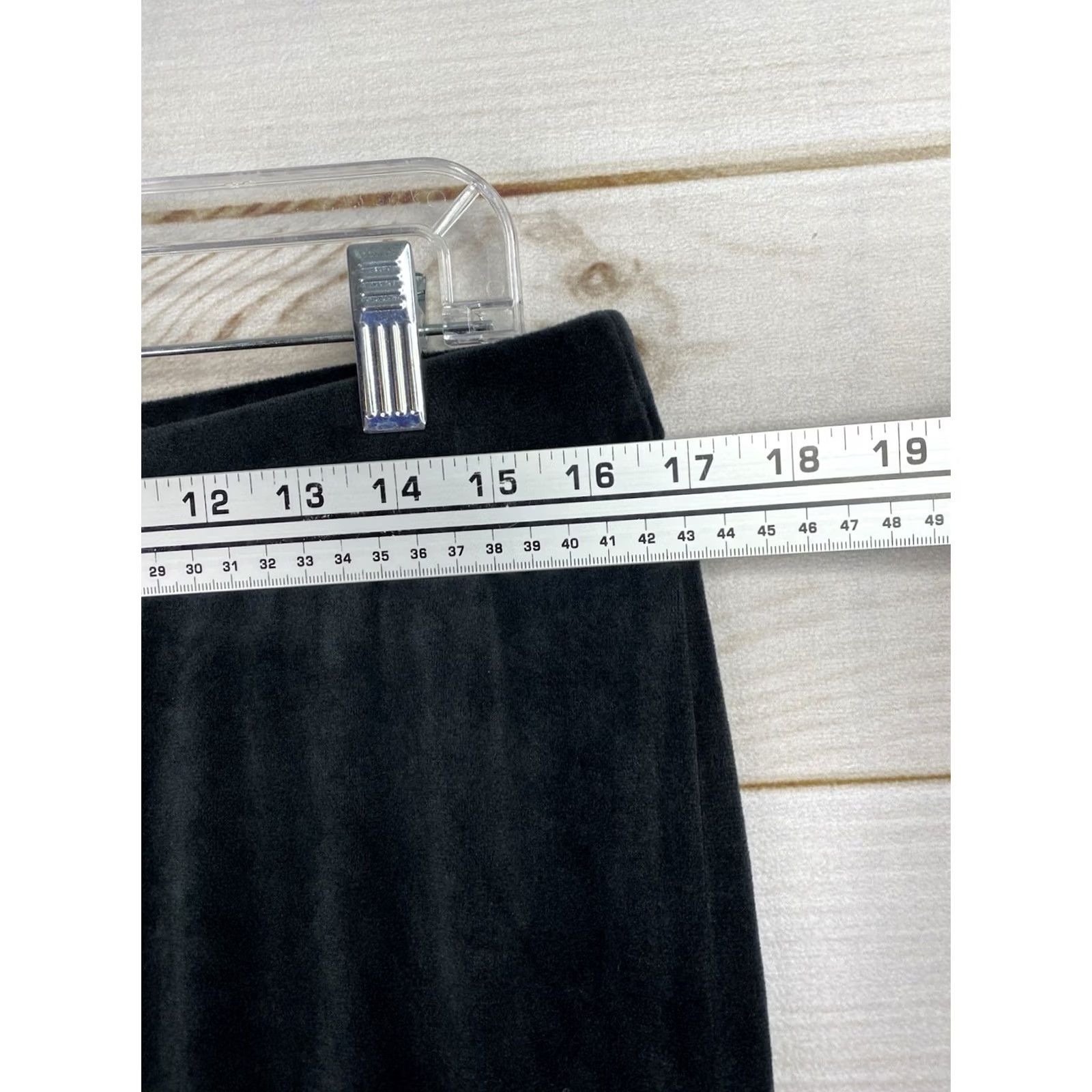 Velvet D & Co. Cargo Jogger Pants Womens M Black Athleisure Pull-On Velvet Ankle Tapered Pockets Elastic Waist Casual Jogger Style VelVel? Size 32" / US 10 / IT 46 - 5 Thumbnail
