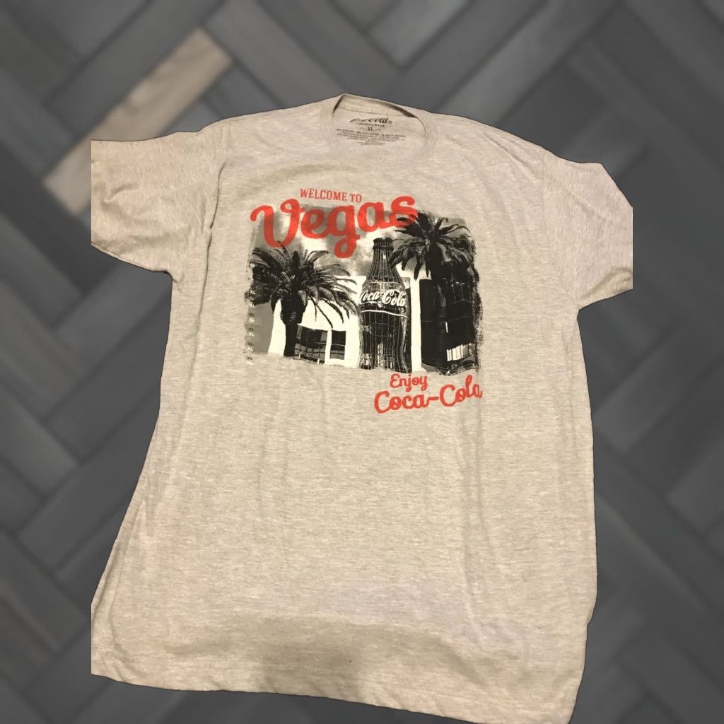 Vintage NWT Coca-Cola Men's Gray Short Sleeve Crew Neck T-Shirt XL Regular Size Coke Las Vegas Classic Breathable Summer Sized XL Mens Size US XL / EU 56 / 4 - 1 Thumbnail