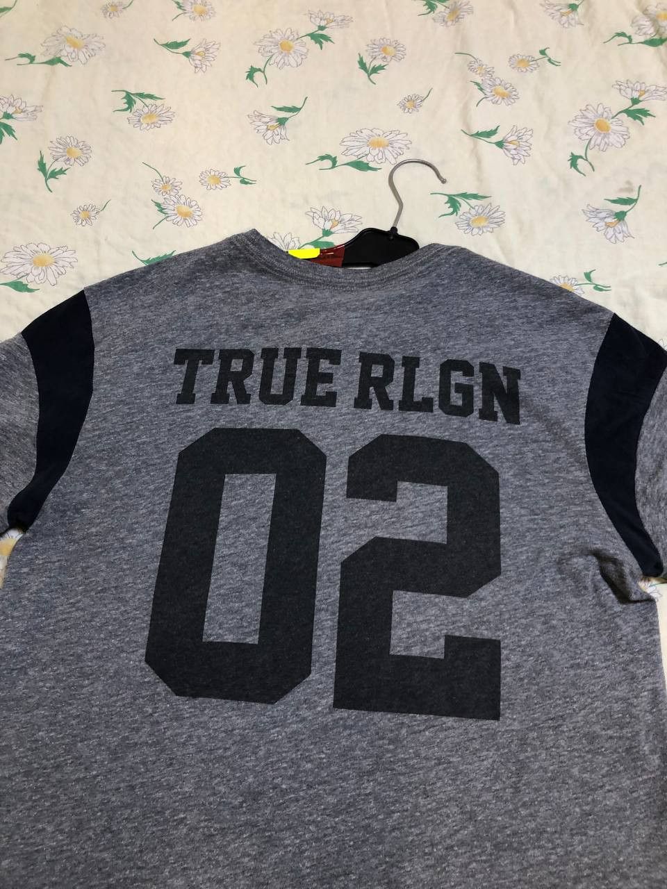 True Religion Y2K T-shirt gray True Religion logo #02 Vintage Size US M / EU 48-50 / 2 - 4 Thumbnail