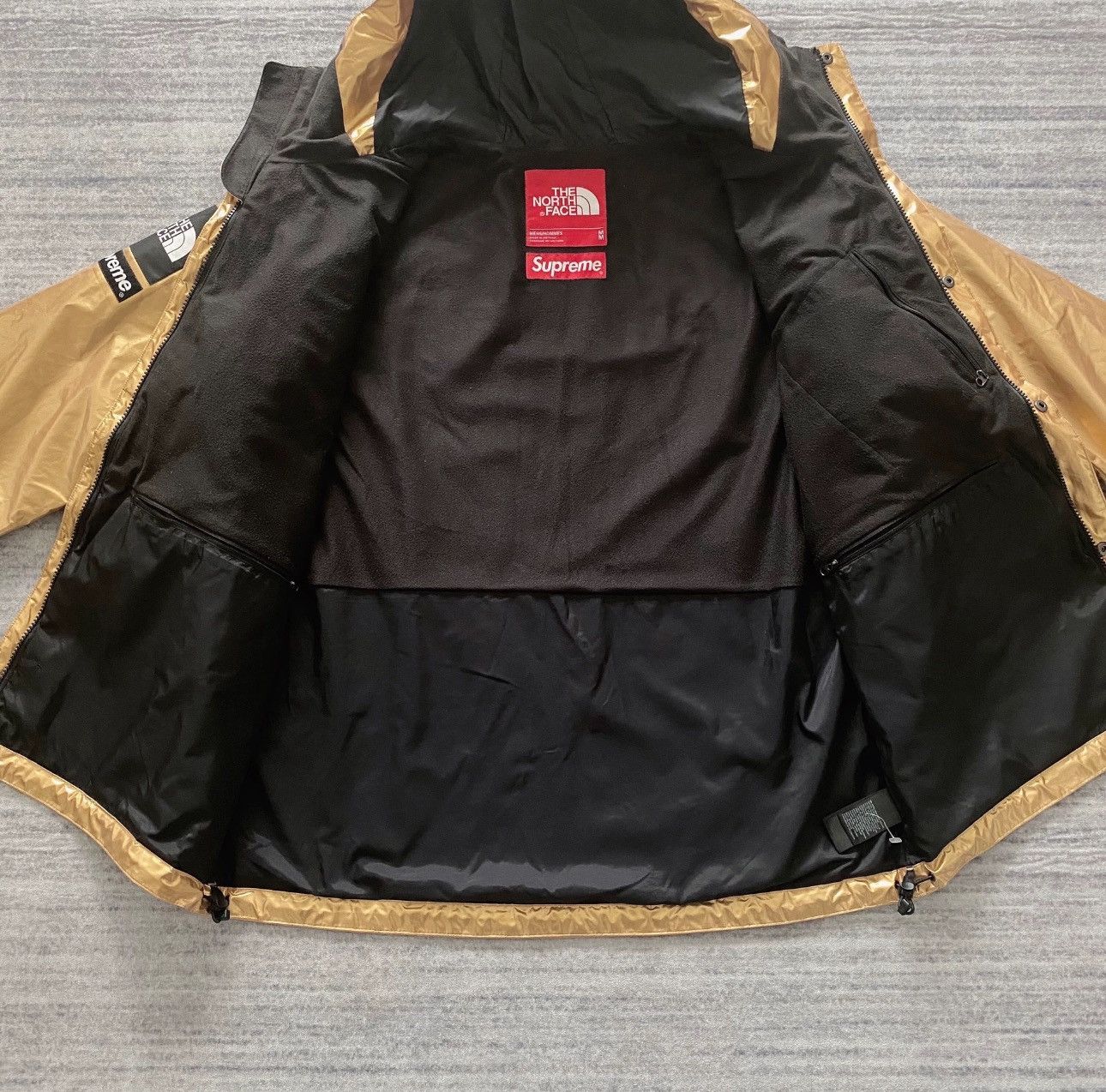 Supreme × The North Face Supreme The North Face Metallic Logo Parka Gold Medium Size US M / EU 48-50 / 2 - 3 Thumbnail