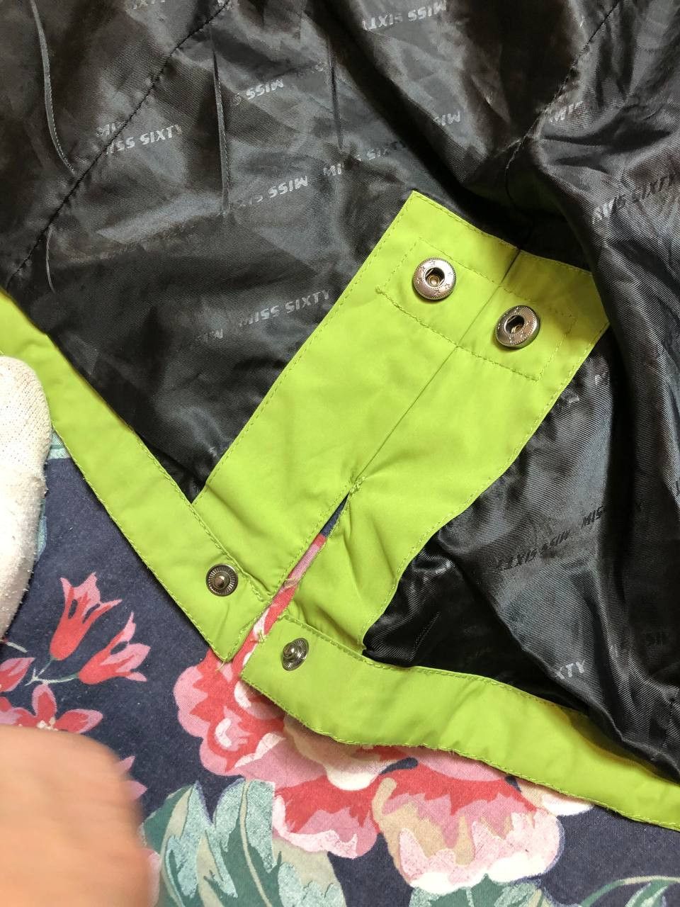 Miss Sixty Y2K vintage jacket green luxury Miss Sixty Streetwear Size L / US 10 / IT 46 - 13 Thumbnail