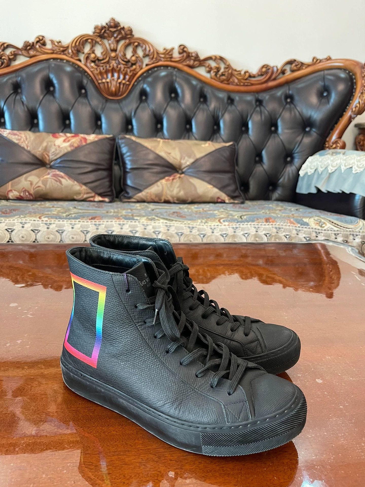 Louis Vuitton LV Men's Premium Litchi Leather Graffiti Collab Shoe 5.5 Size US 5.5 / EU 38 - 1 Thumbnail