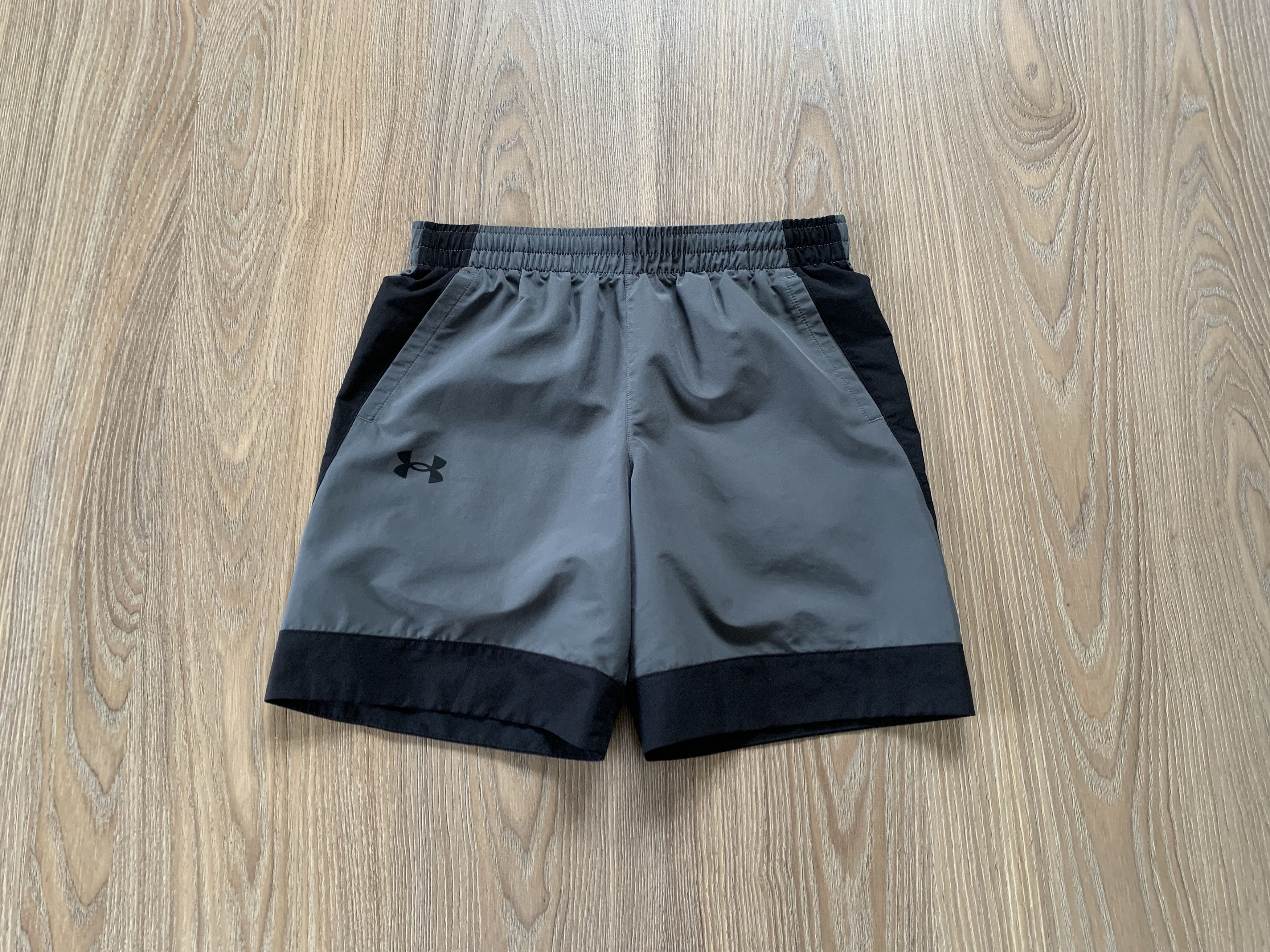 Under Armour Youth Under Armour Fitted Grey Training Shorts Size US 34 / EU 50 - 1 Thumbnail