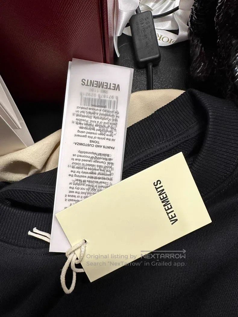 Vetements Vetements Black Diamond Embellished Sweater with Slogan Lo Size US XL / EU 56 / 4 - 5 Thumbnail
