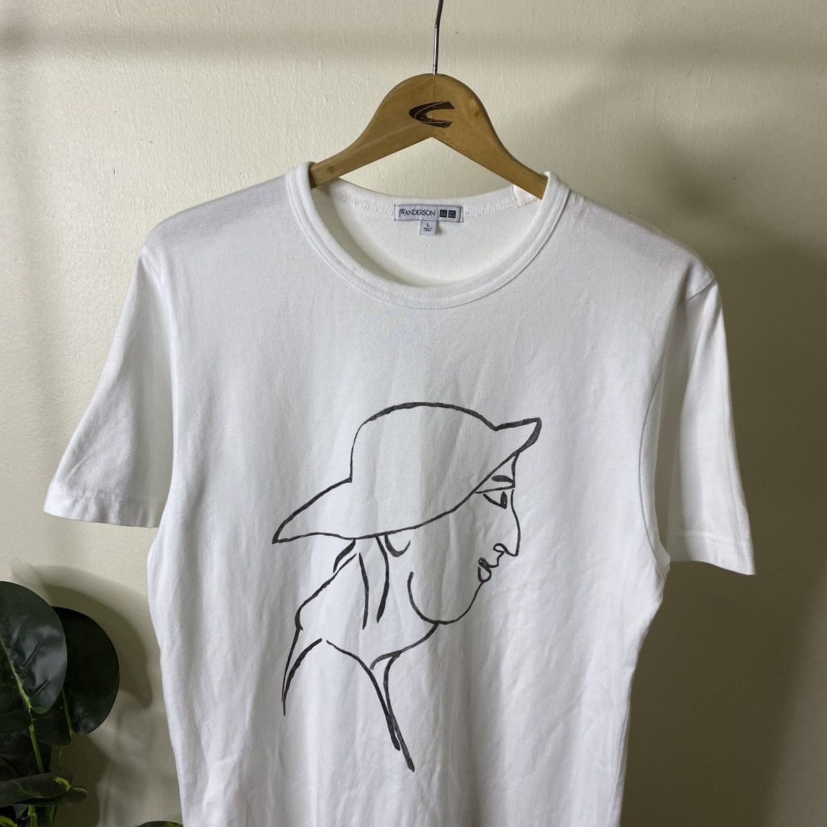 JW Anderson JW Anderson By Loewe x Uniqlo UT Collaboration T Shirt Size US M / EU 48-50 / 2 - 2 Thumbnail