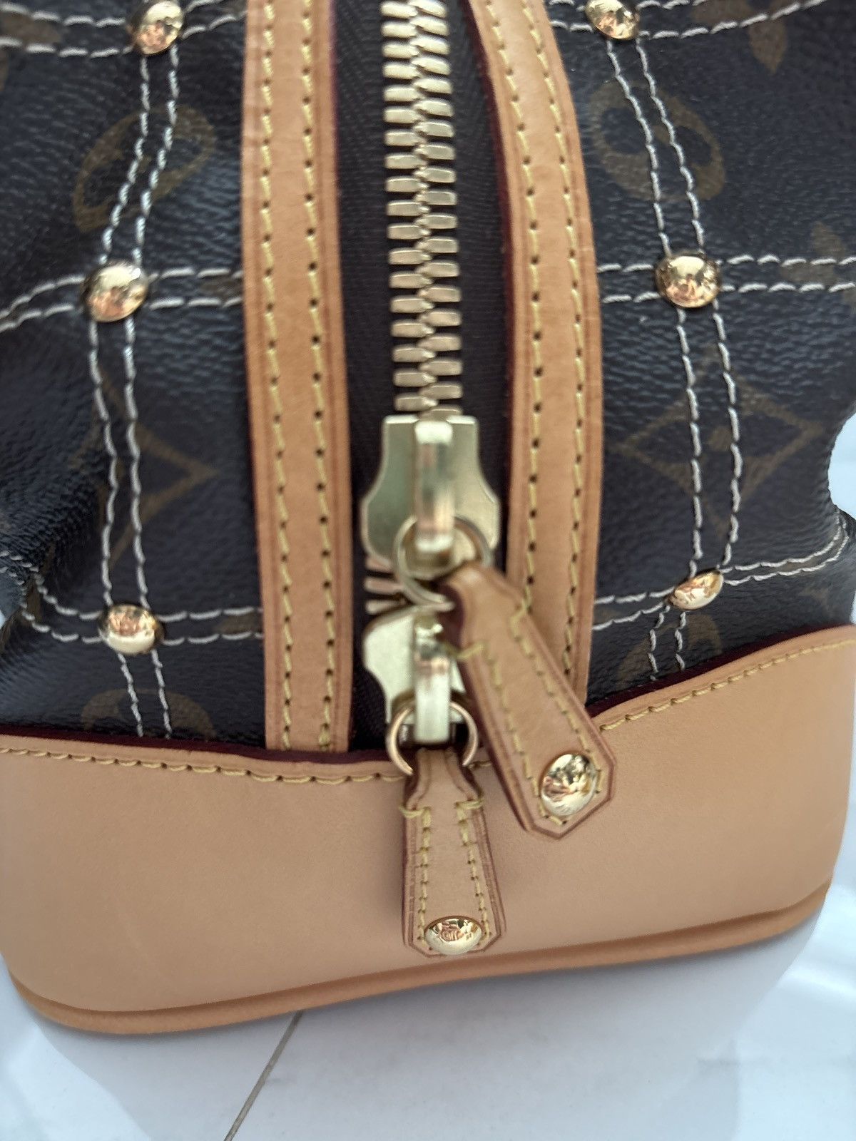 Louis Vuitton Louis Vuitton LE Monogram Canvas Riveting Handbag Size ONE SIZE - 10 Thumbnail