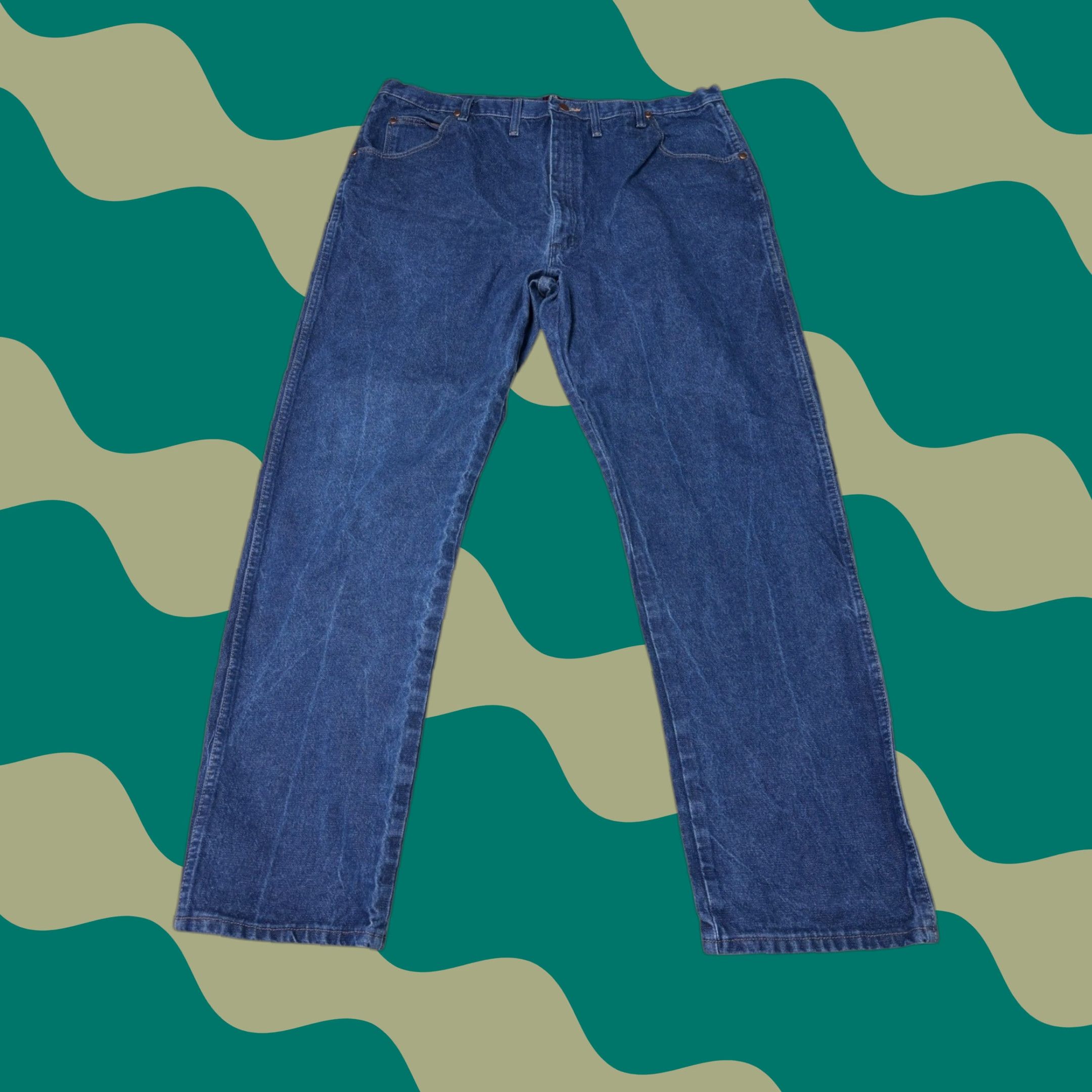 Wrangler Wrangler Jeans Men 44x34 Dark Wash Relaxed Fit Cotton Denim 5-Pocket Logo Zipper Button Straight Mid Rise 44 in Inseam 34 in Size US 44 / EU 60 - 1 Thumbnail