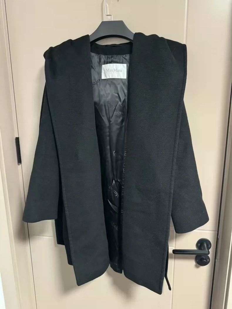 Max Mara Max Mara Black hooded belt cashmere coat jacket Size M / US 6-8 / IT 42-44 - 1 Thumbnail