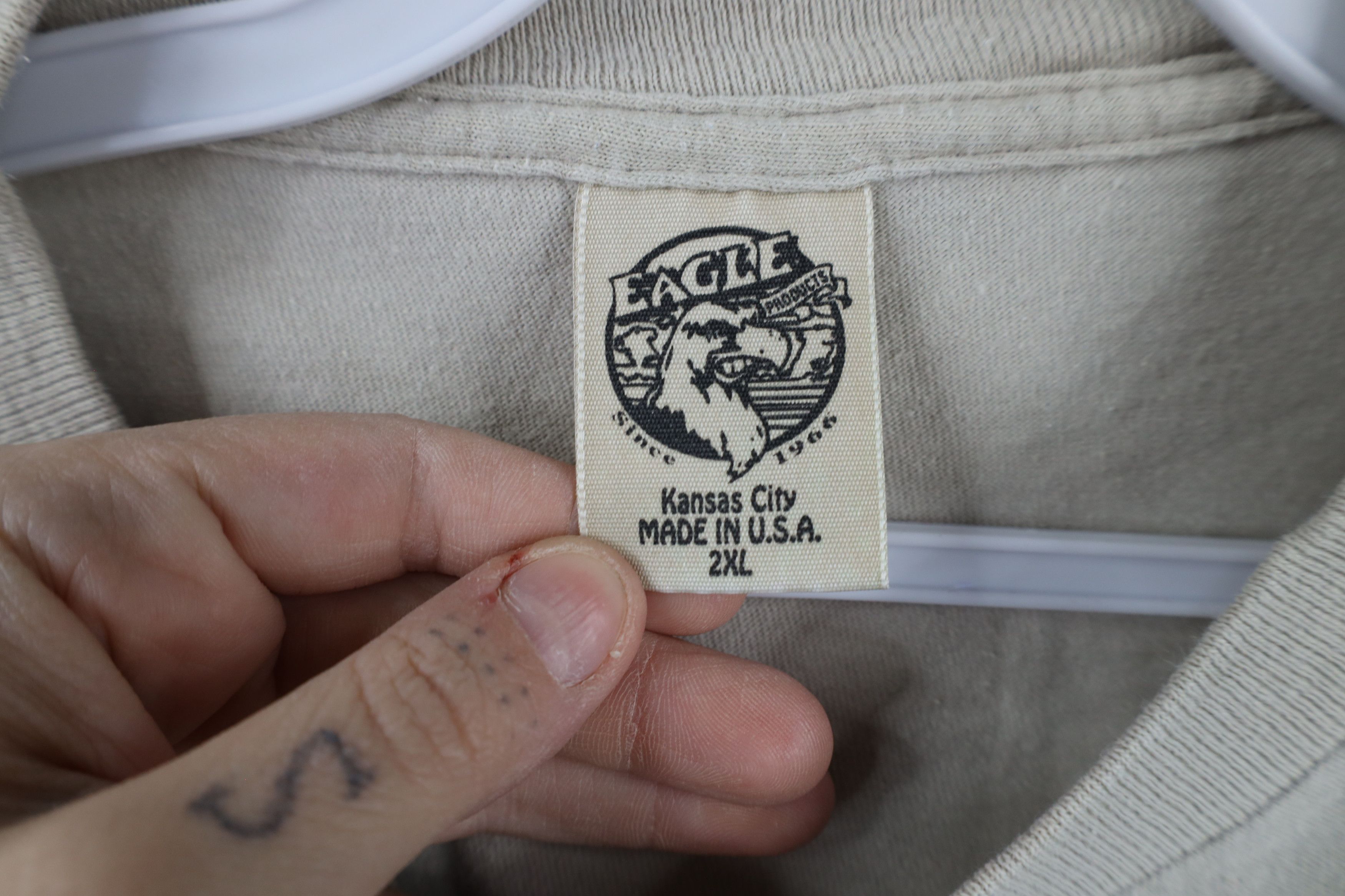 Vintage Vintage 90s Streetwear Badlands Prairie Dog T-Shirt USA Size US XXL / EU 58 / 5 - 8 Thumbnail