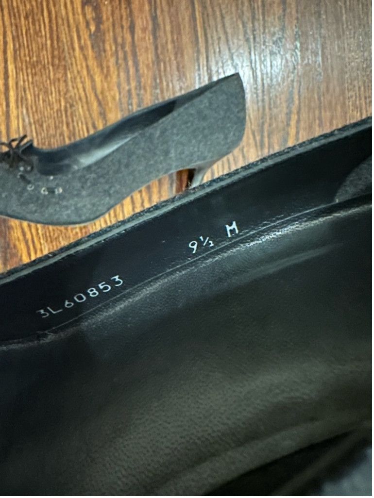 Stuart Weitzman Women's Stuart Weitzman Heels Size 9.5 Gray Size US 9.5 / IT 39.5 - 6 Thumbnail