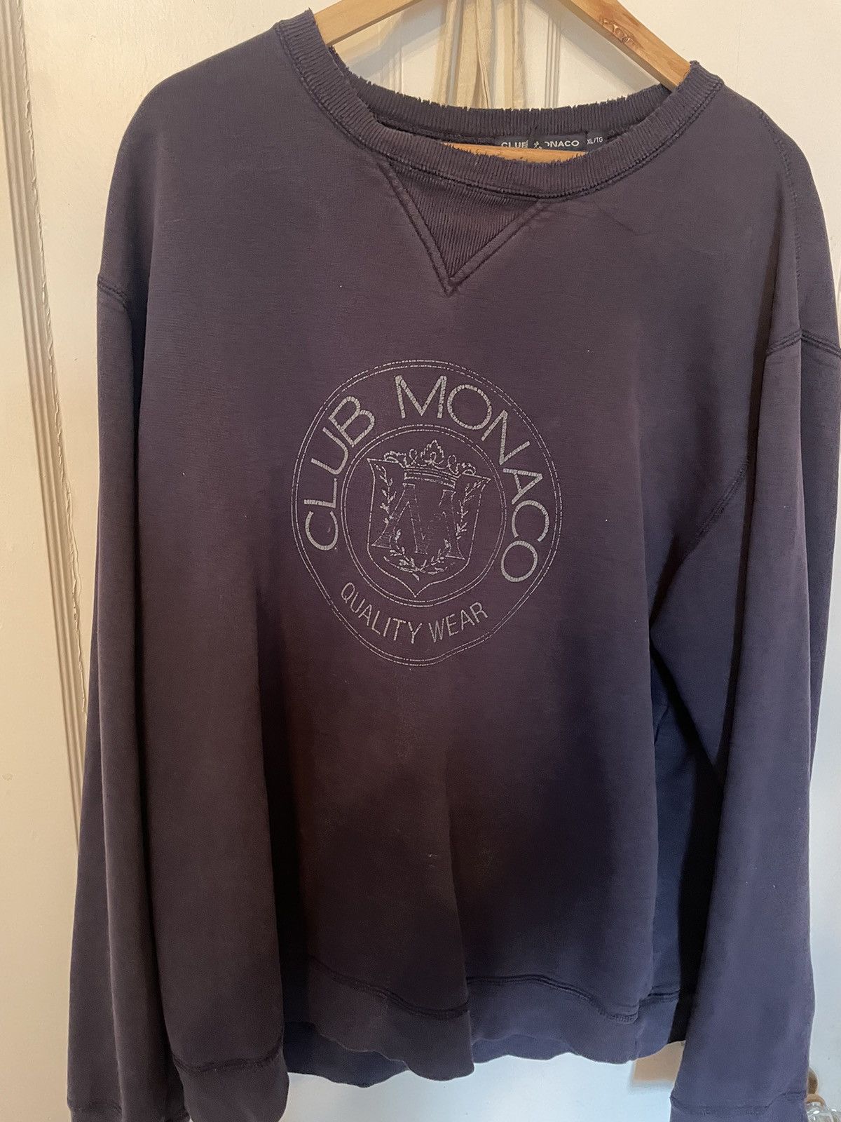 Club Monaco Club Monaco crest sweatshirt Size US XL / EU 56 / 4 - 4 Thumbnail