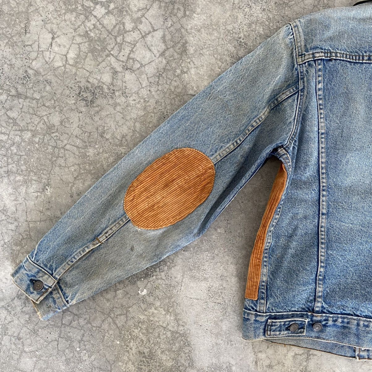 Sonic Lab 80’s Levis X Sonic Lab Reconstructed Panel Trucker Jacket Size US M / EU 48-50 / 2 - 19 Thumbnail