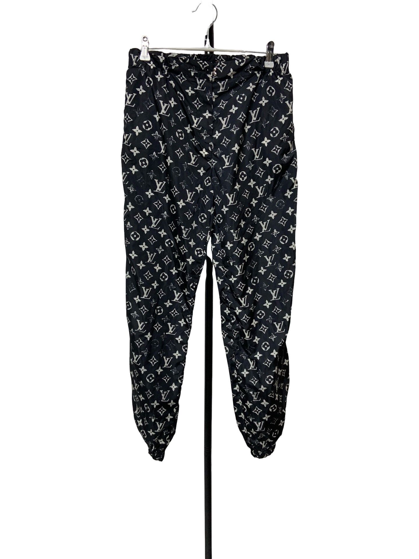 Louis Vuitton Louis Vuitton Stencil Monogram Joggers 28 Size 28" / US 6 / IT 42 - 1 Thumbnail