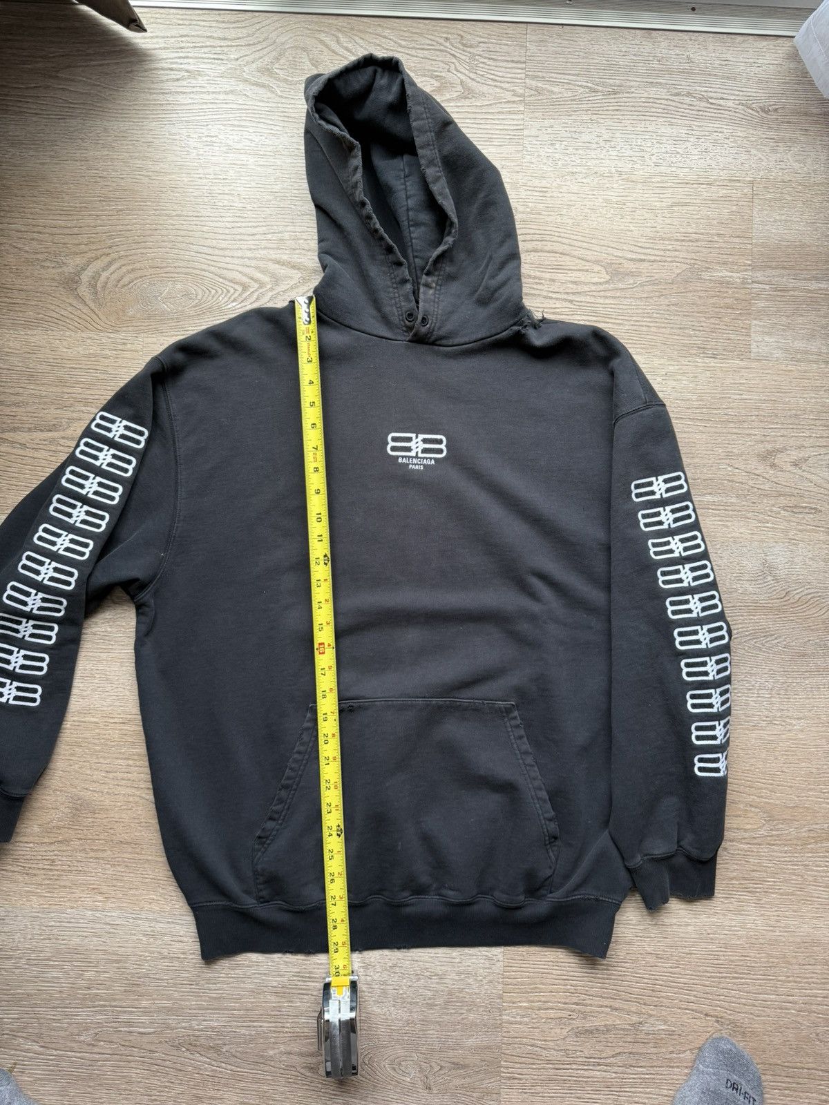 Balenciaga Balenciaga BB Pixel Embroidered Oversized Hoodie Size US L / EU 52-54 / 3 - 6 Thumbnail