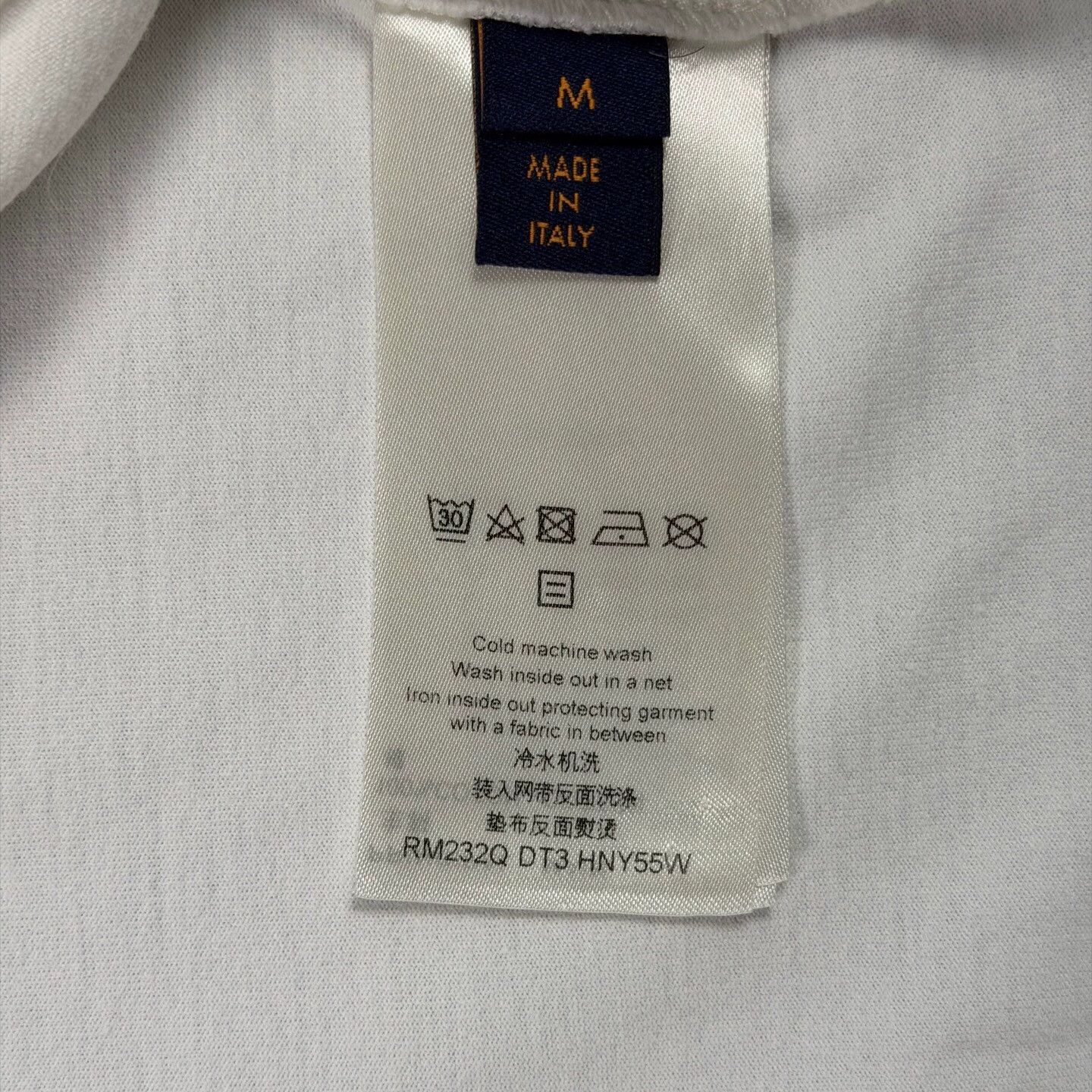 Louis Vuitton LV Embossed Logo White Short Sleeve Tee M Near New Size US M / EU 48-50 / 2 - 4 Thumbnail