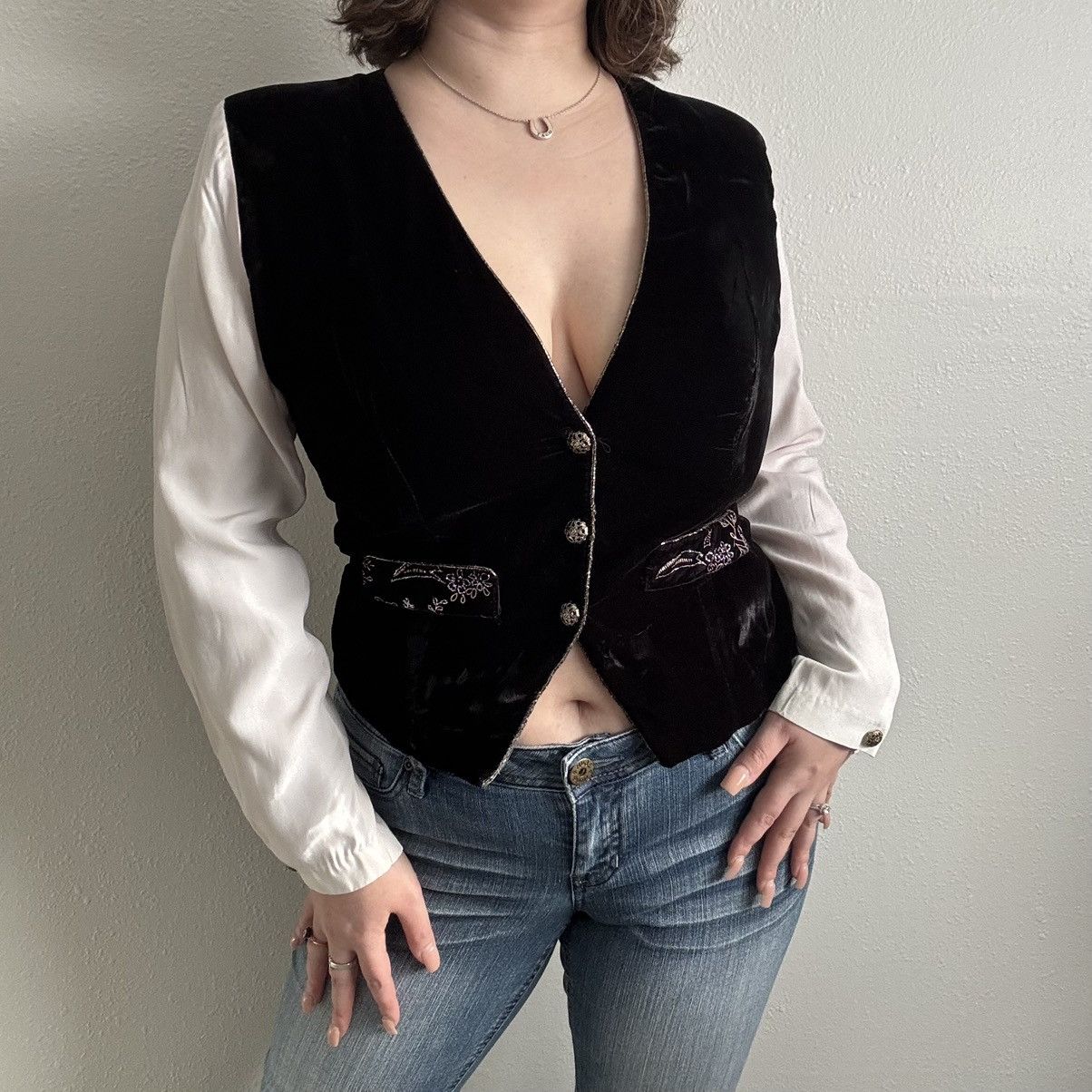 Vintage TRÈS PAQUETTE Vintage Black White Velvet Button Up Blouse Size M / US 6-8 / IT 42-44 - 1 Thumbnail