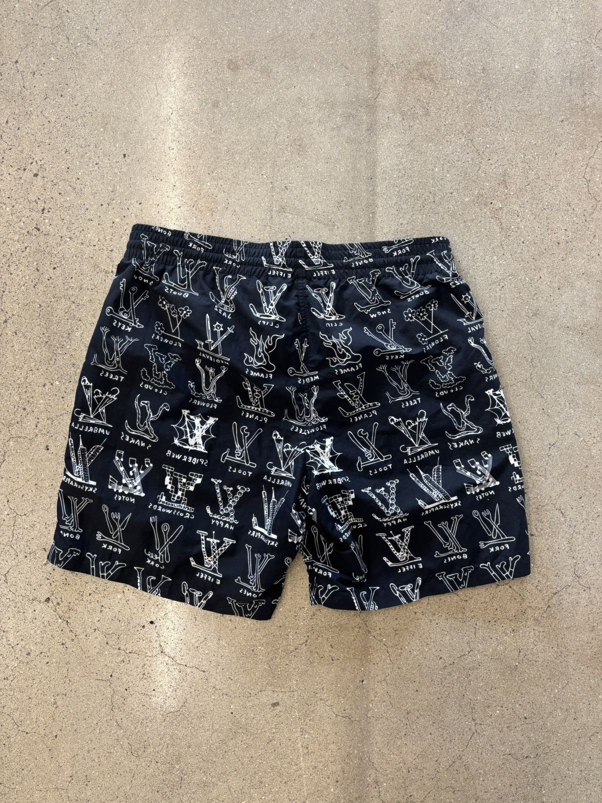 Louis Vuitton Louis Vuitton LV Cartoon Board Shorts Size US 34 / EU 50 - 2 Thumbnail