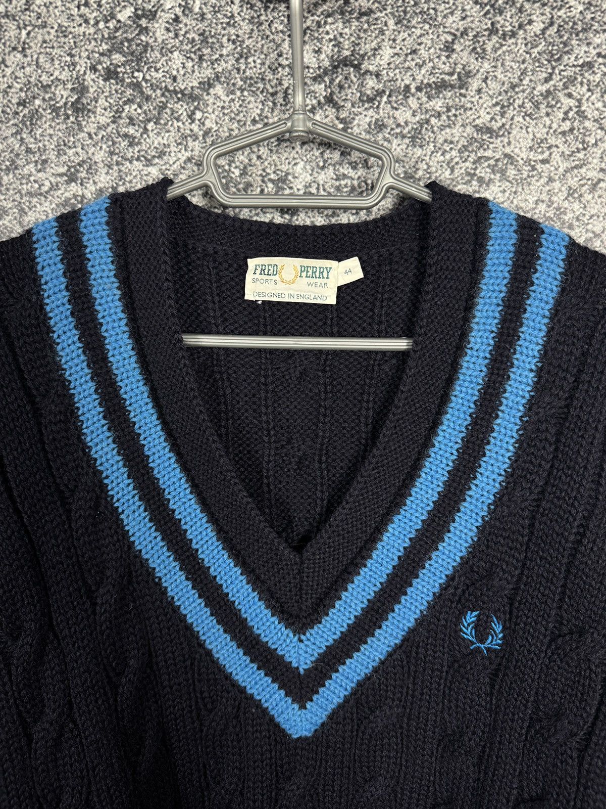 Fred Perry Fred Perry Vintage V-Neck Cable Knit Sweater Pullover Sz 44 Size US L / EU 52-54 / 3 - 6 Thumbnail